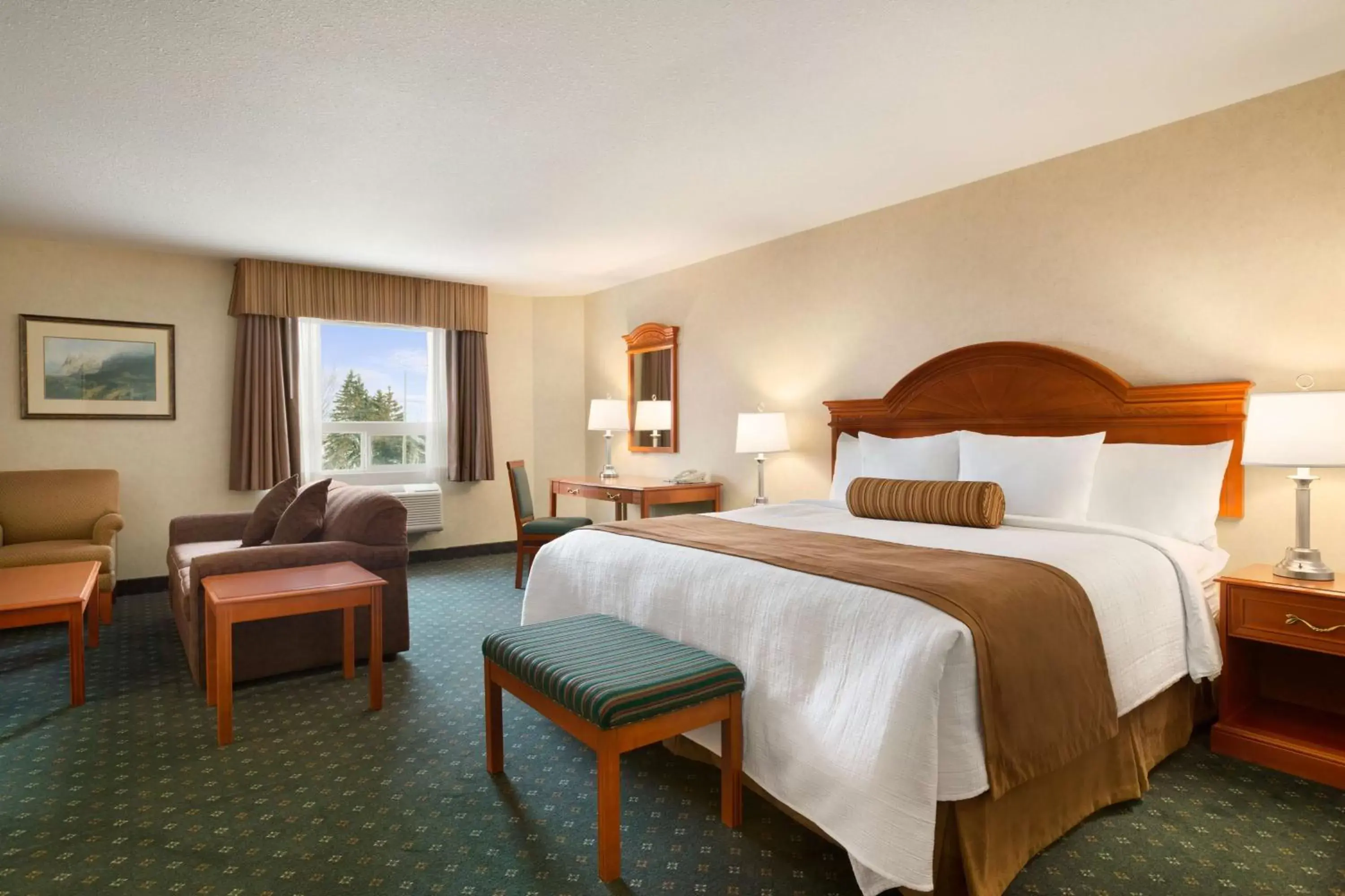 Photo of the whole room, Bed in Travelodge by Wyndham Strathmore Photo of the whole room, Bed in Travelodge by Wyndham Strathmore