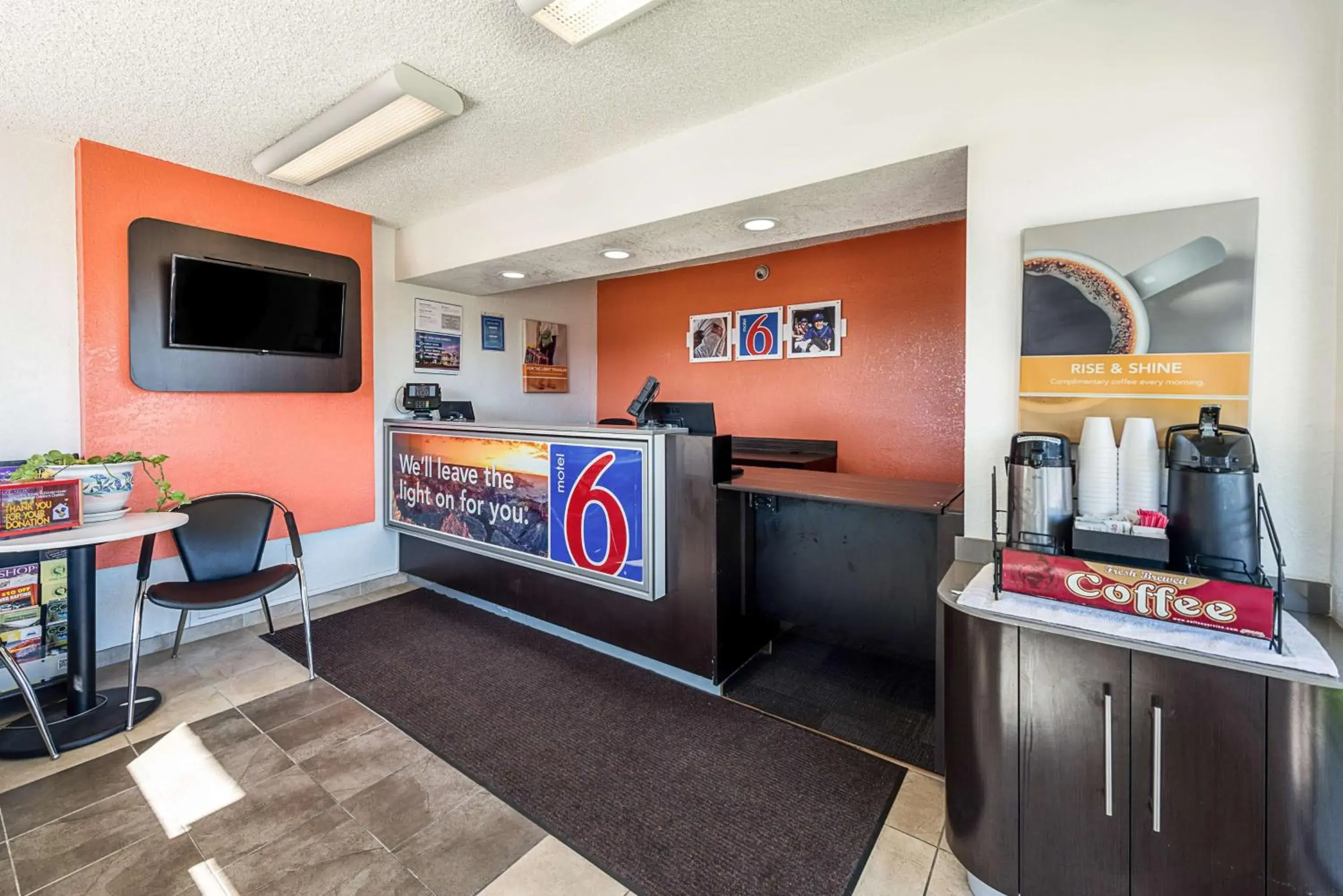 TV and multimedia in Motel 6-Sparks, NV - Airport - Sparks