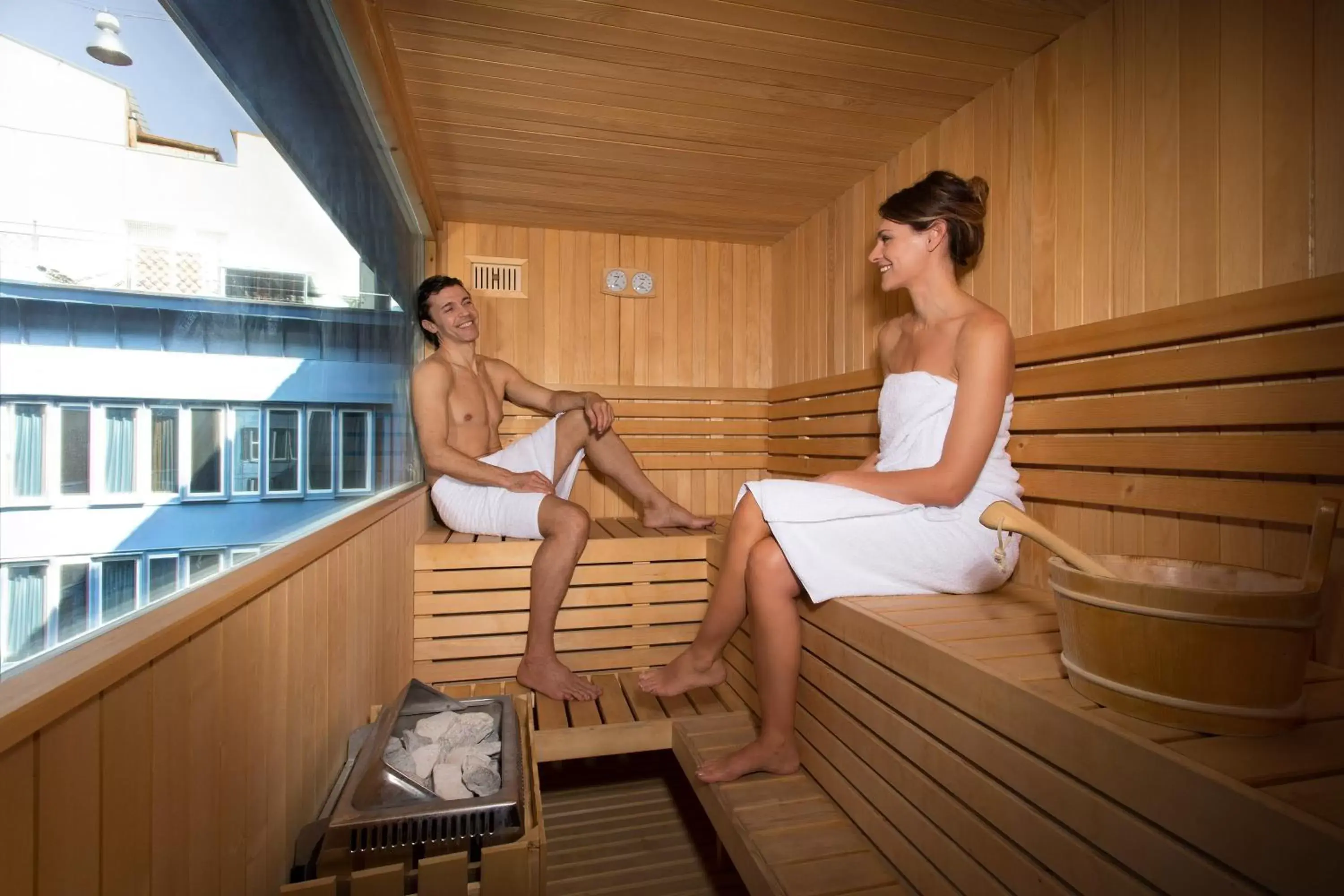 Sauna, Guests in iQ Hotel Roma