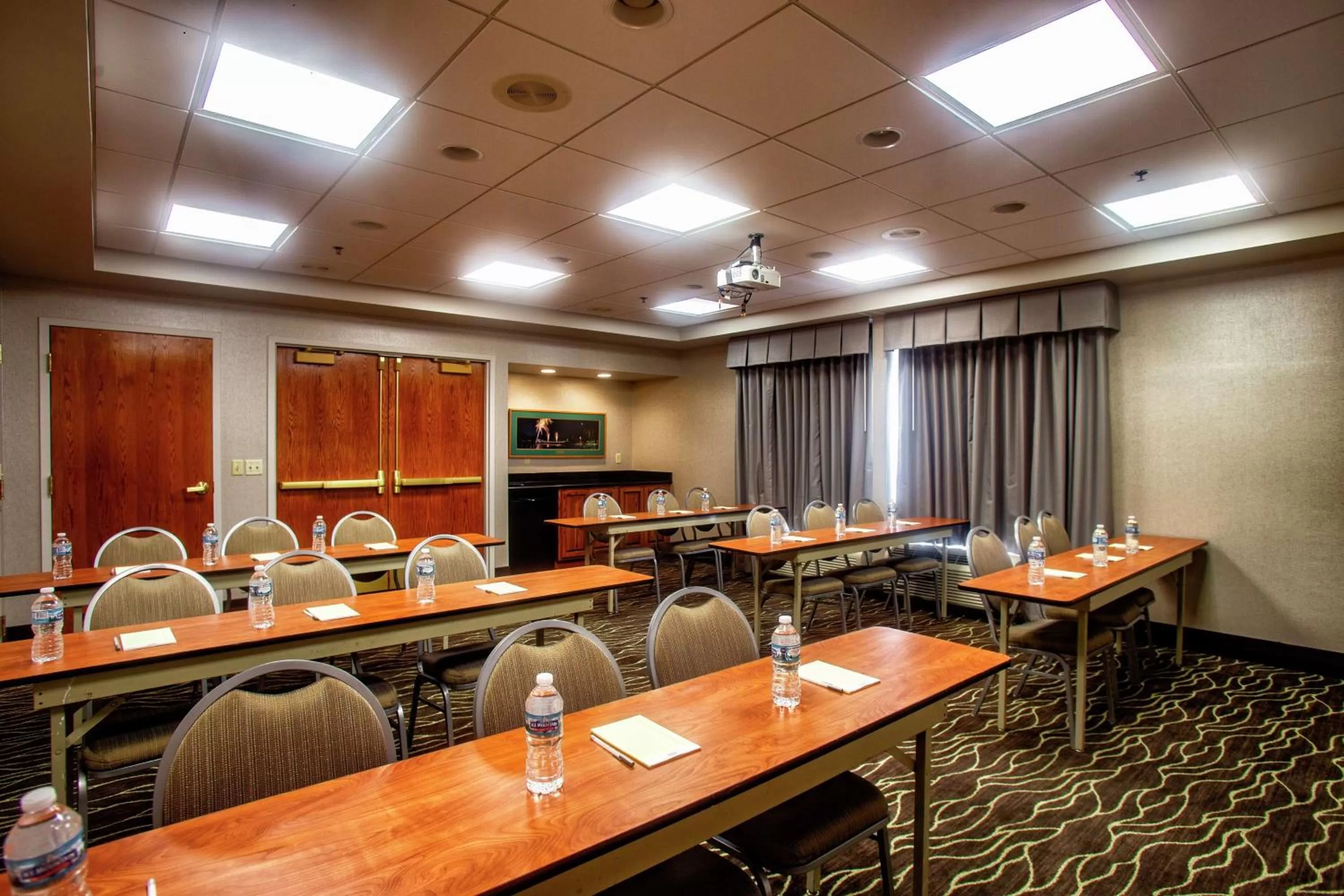 Meeting/conference room in Hampton Inn Wheeling