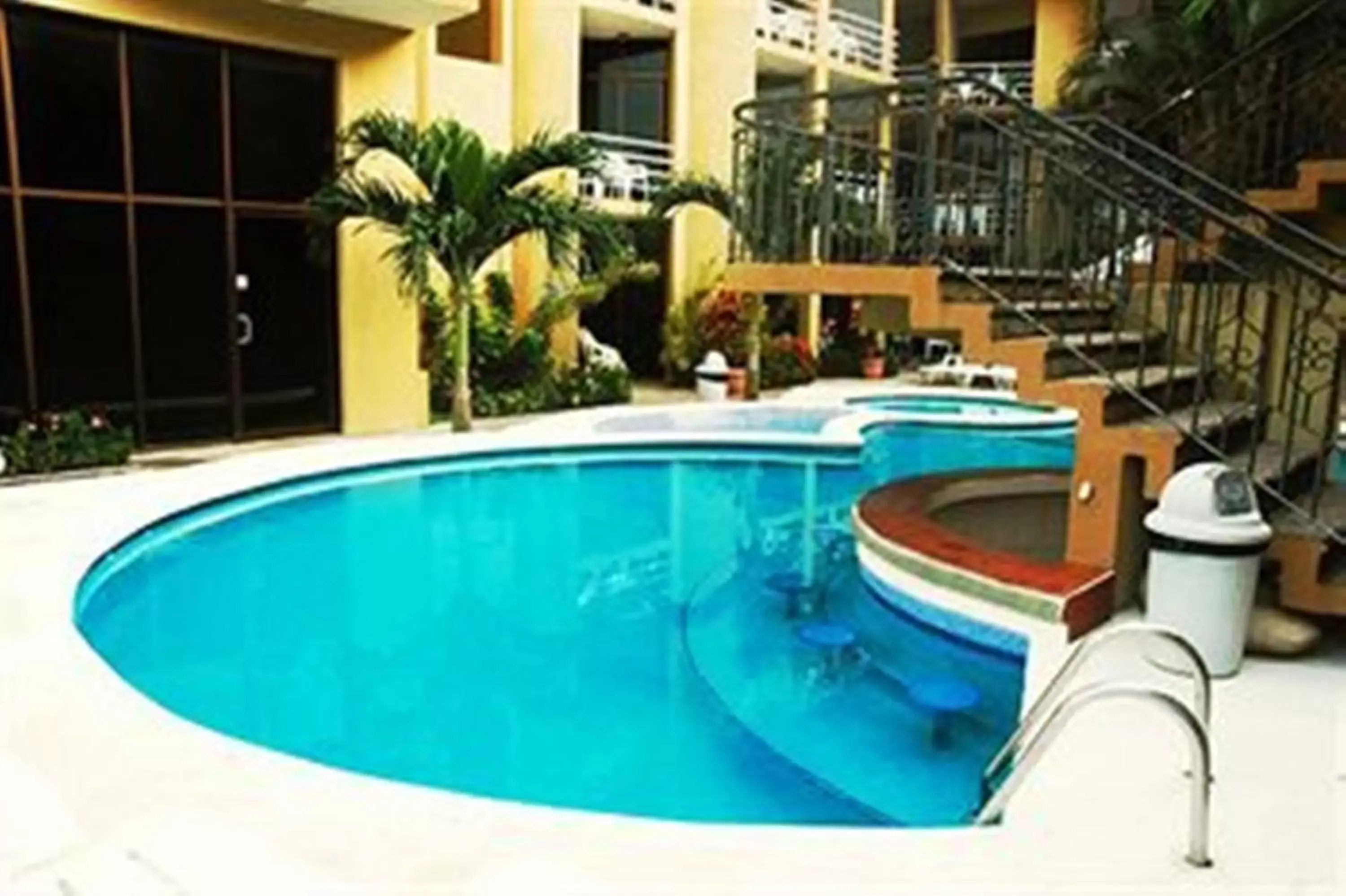 Swimming Pool in Balcon del Mar Beach Front Hotel