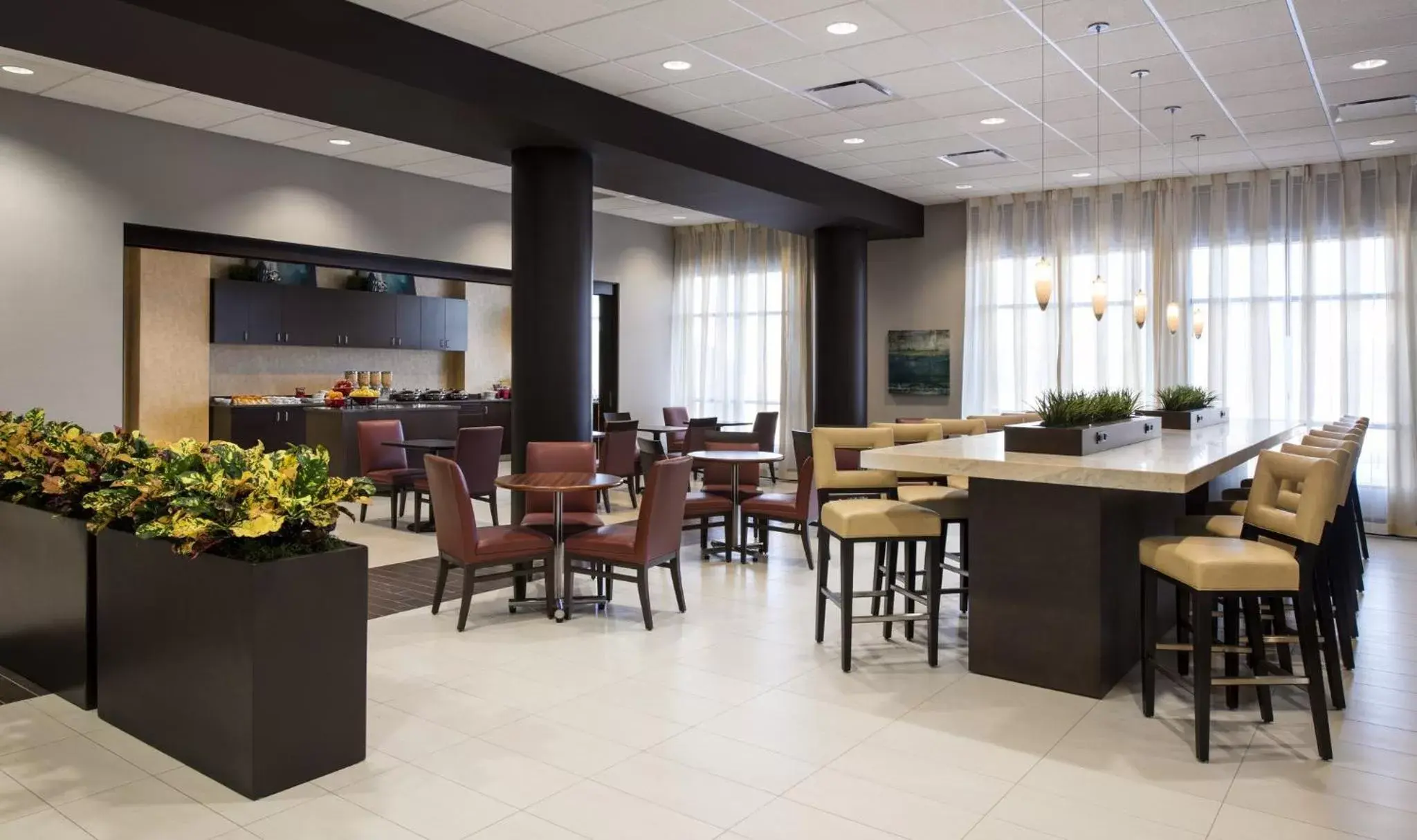 Photo of the whole room, Restaurant/Places to Eat in Residence Inn by Marriott Calgary South