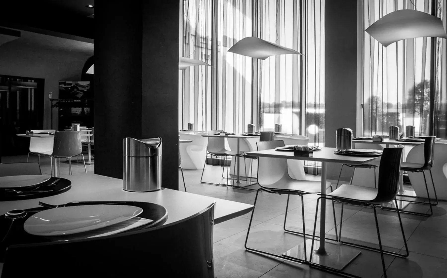 Lounge or bar in Pineta Eco Hotel - Private Parking Lounge or bar in Pineta Eco Hotel - Private Parking