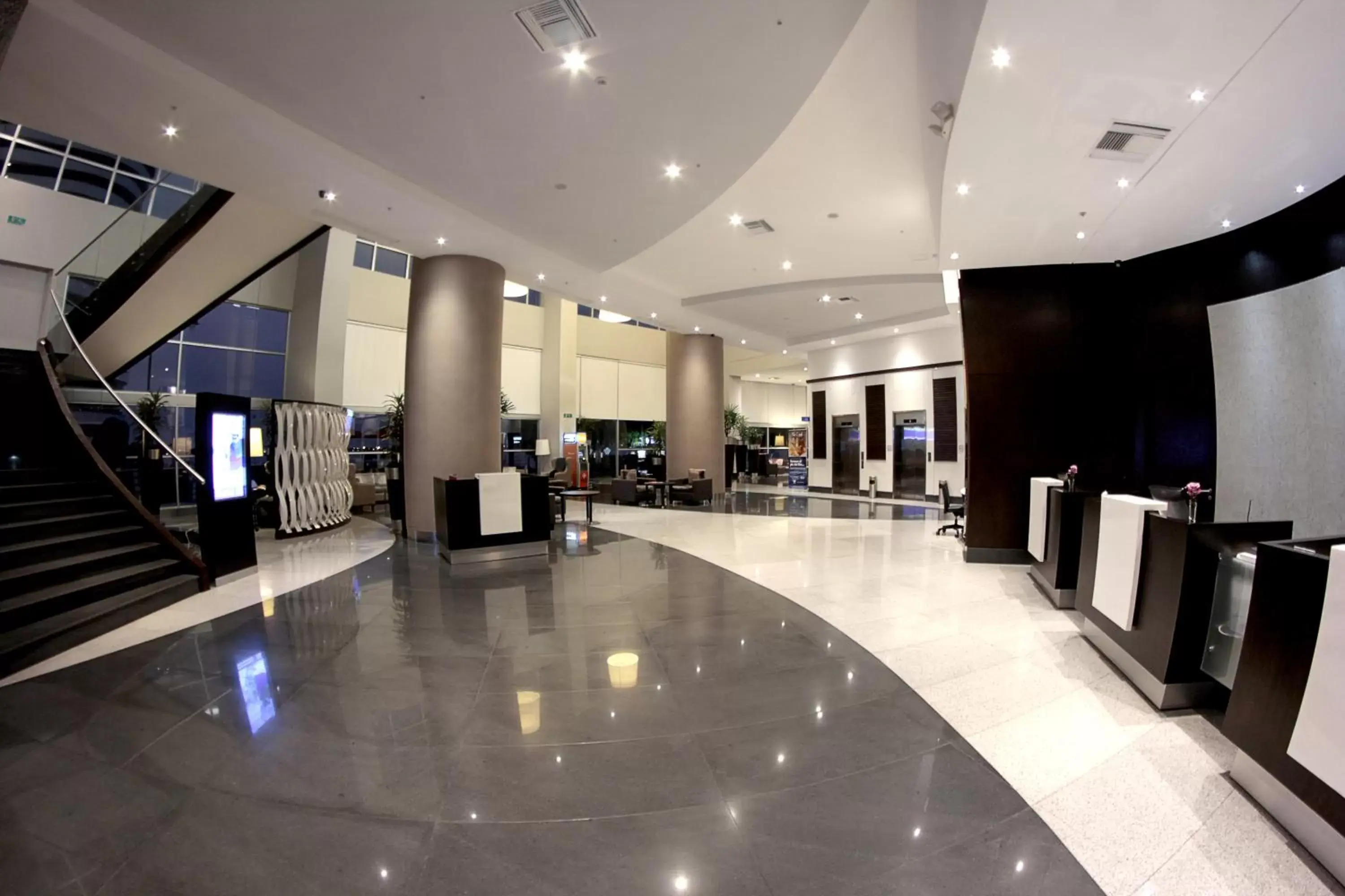 Lobby or reception, Lobby/Reception in Wyndham Guayaquil, Puerto Santa Ana