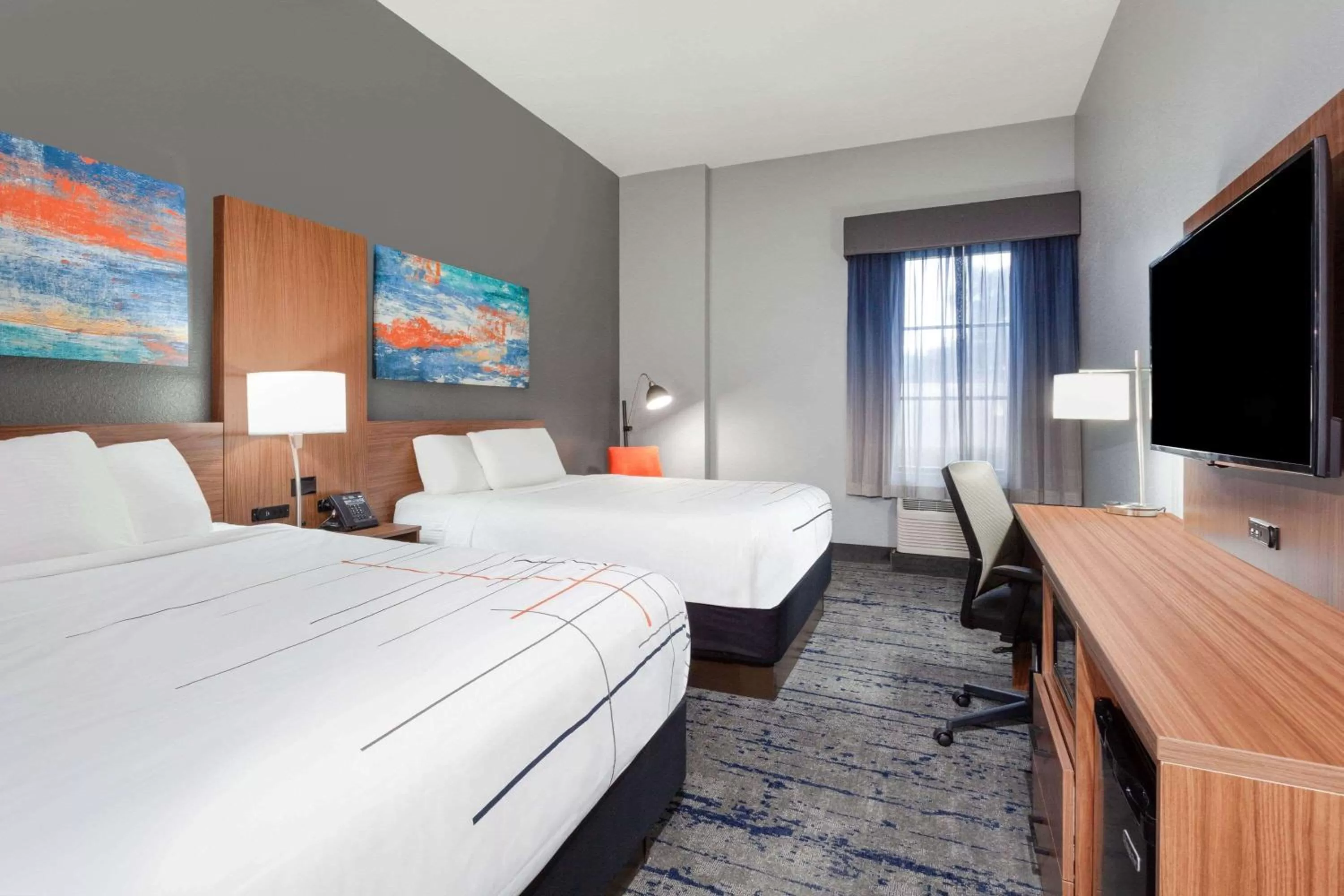 Photo of the whole room, Bed in La Quinta by Wyndham St. Petersburg Northeast *Newly Renovated