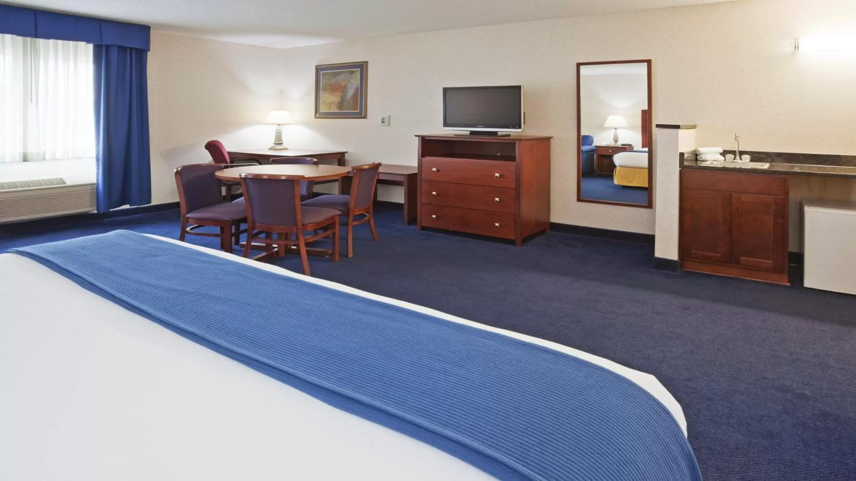 Photo of the whole room in Holiday Inn Express Deforest, an IHG Hotel