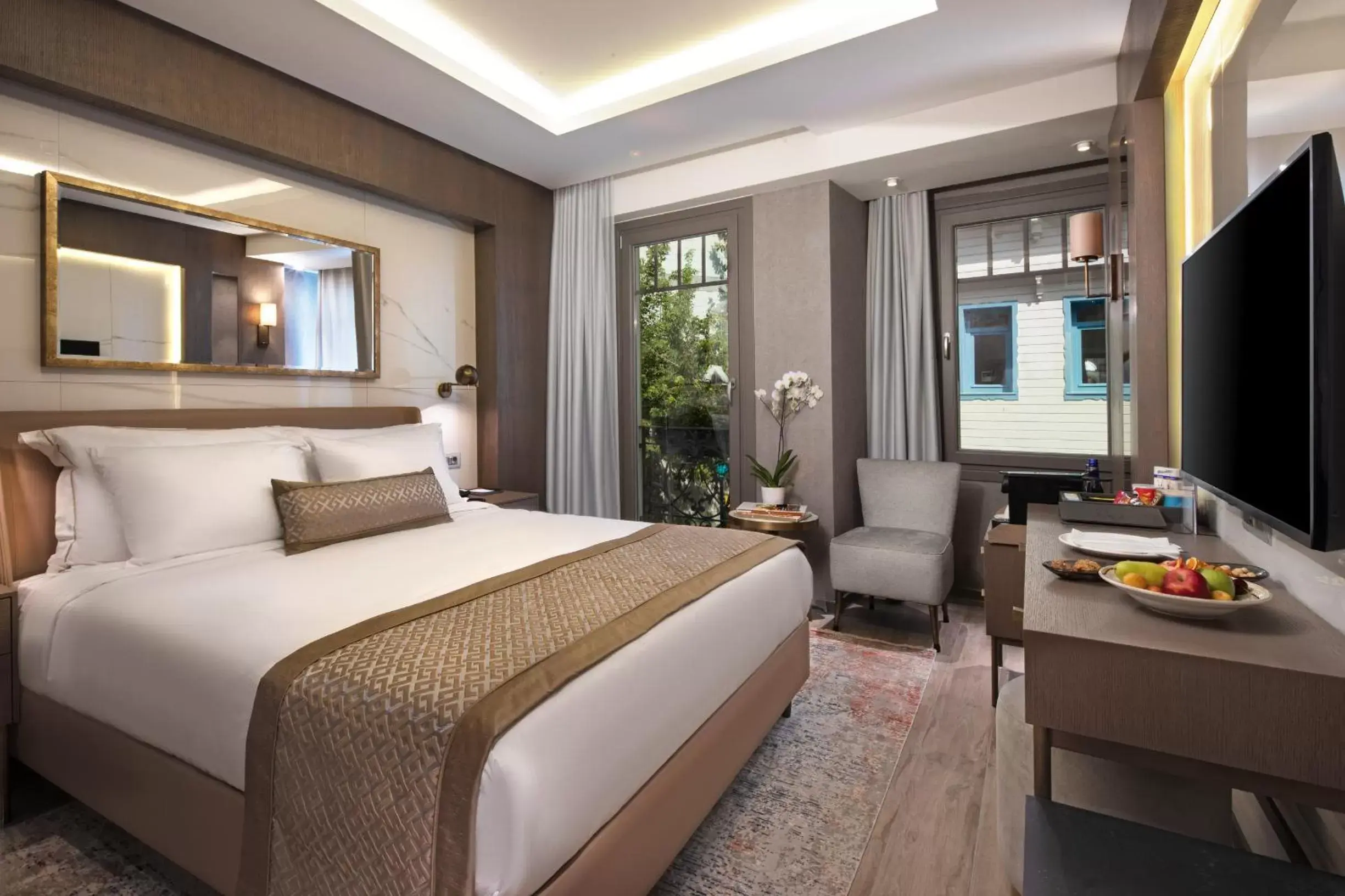 Photo of the whole room, Bed in Mula Hotel