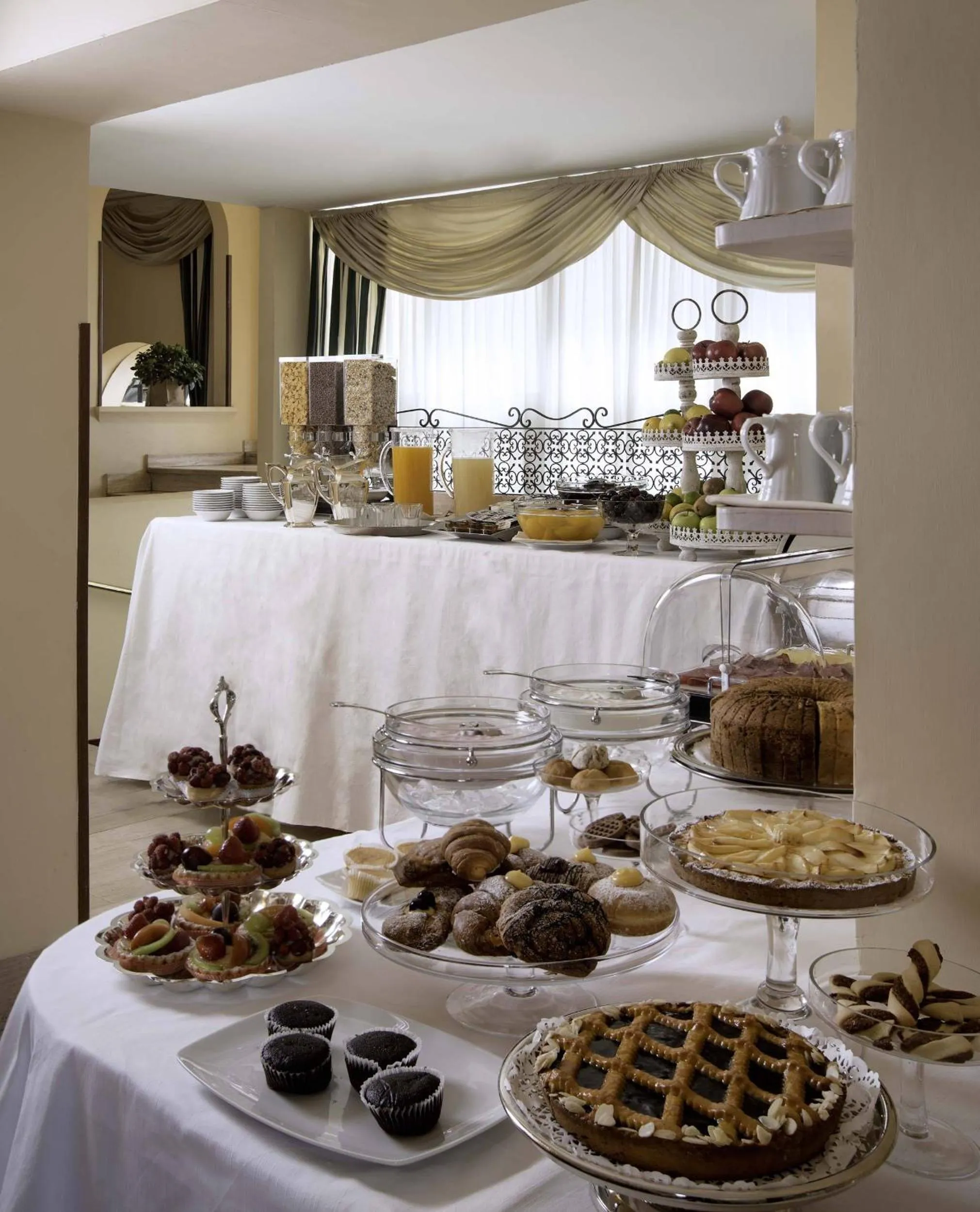 Food and drinks in Colonna Palace Hotel