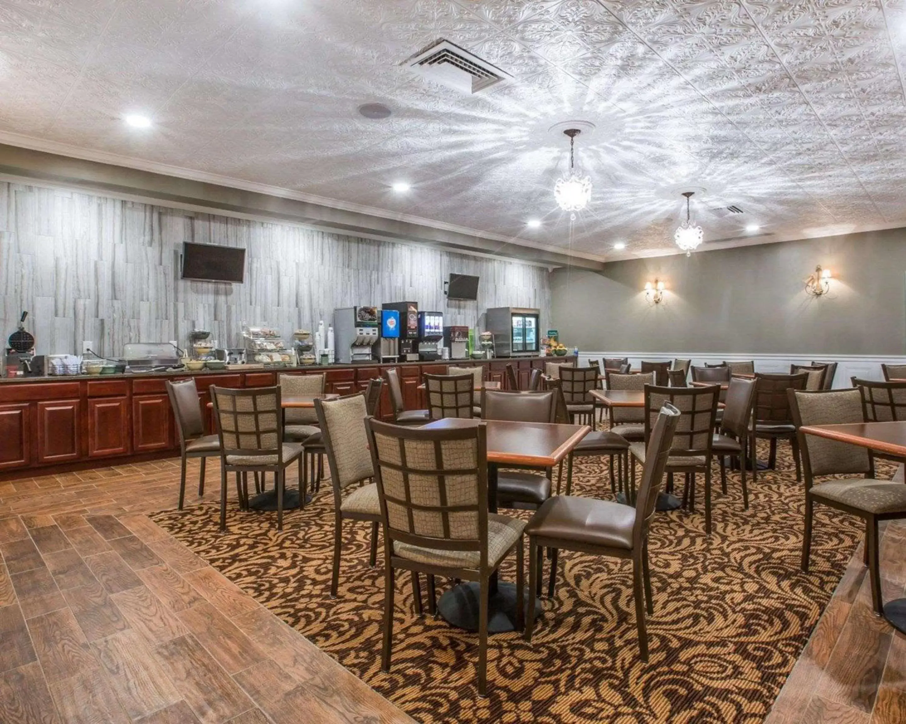 Restaurant/Places to Eat in Quality Inn Massena