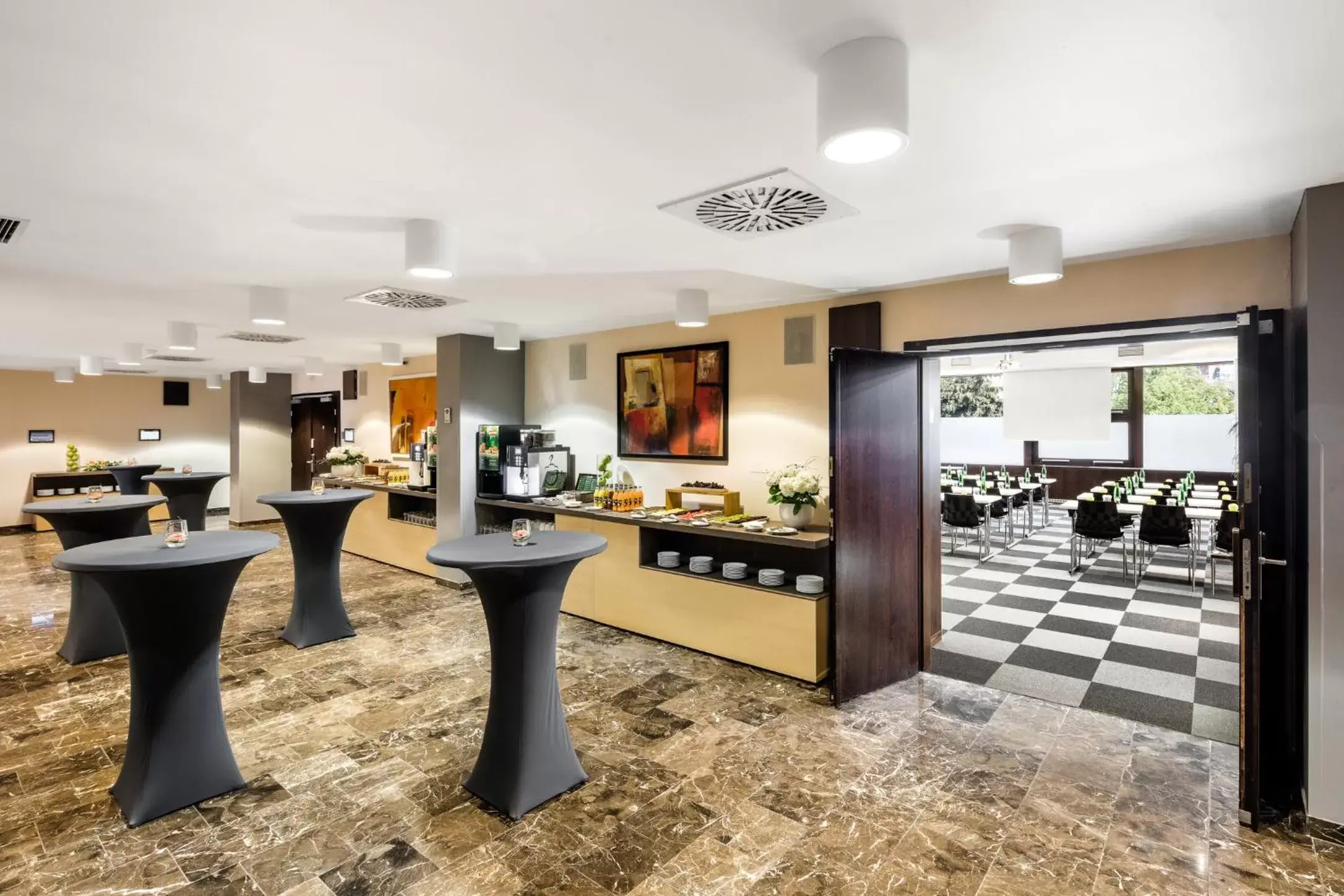 Meeting/conference room, Restaurant/Places to Eat in Occidental Praha