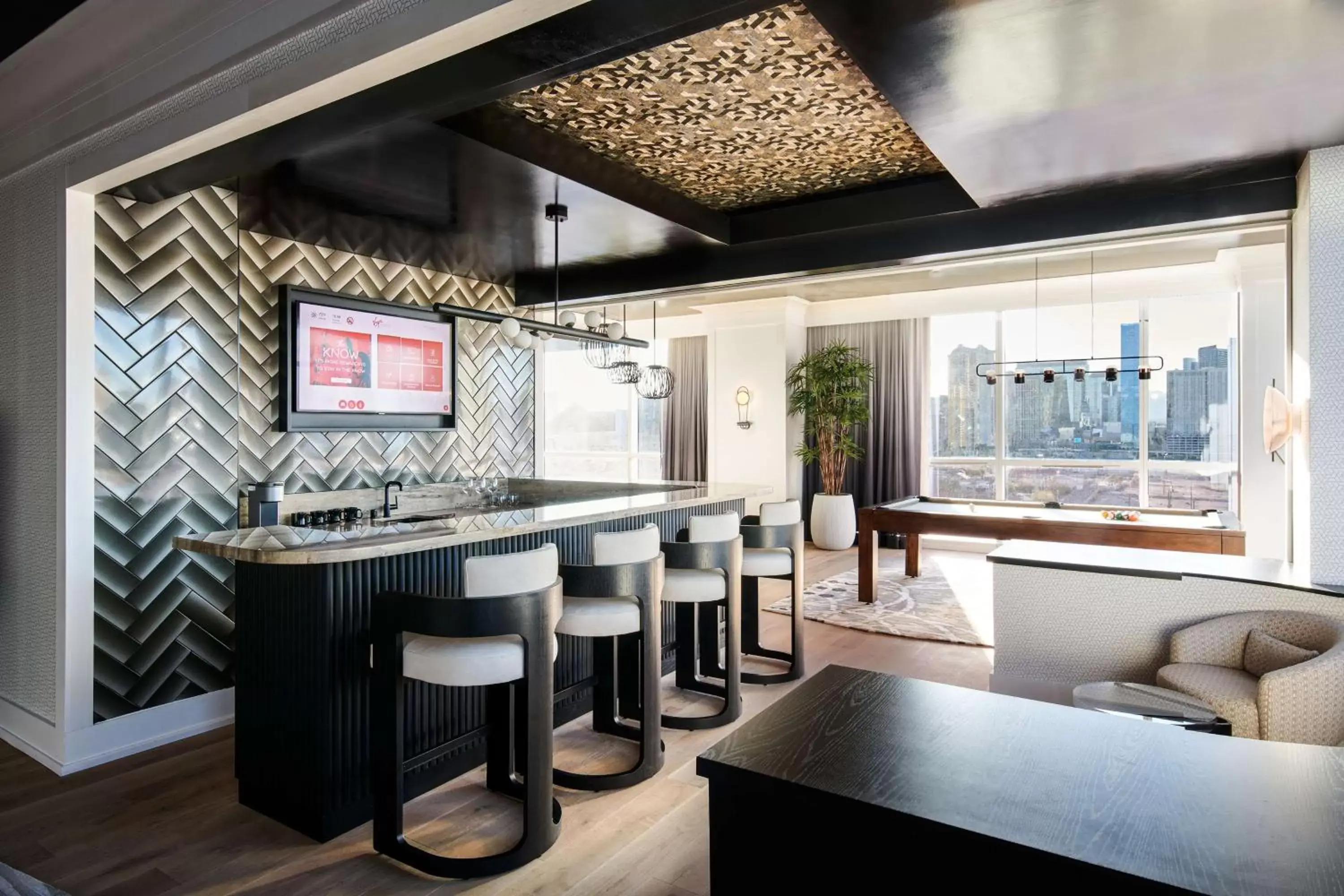 Lounge or bar in Virgin Hotels Las Vegas, Curio Collection by Hilton