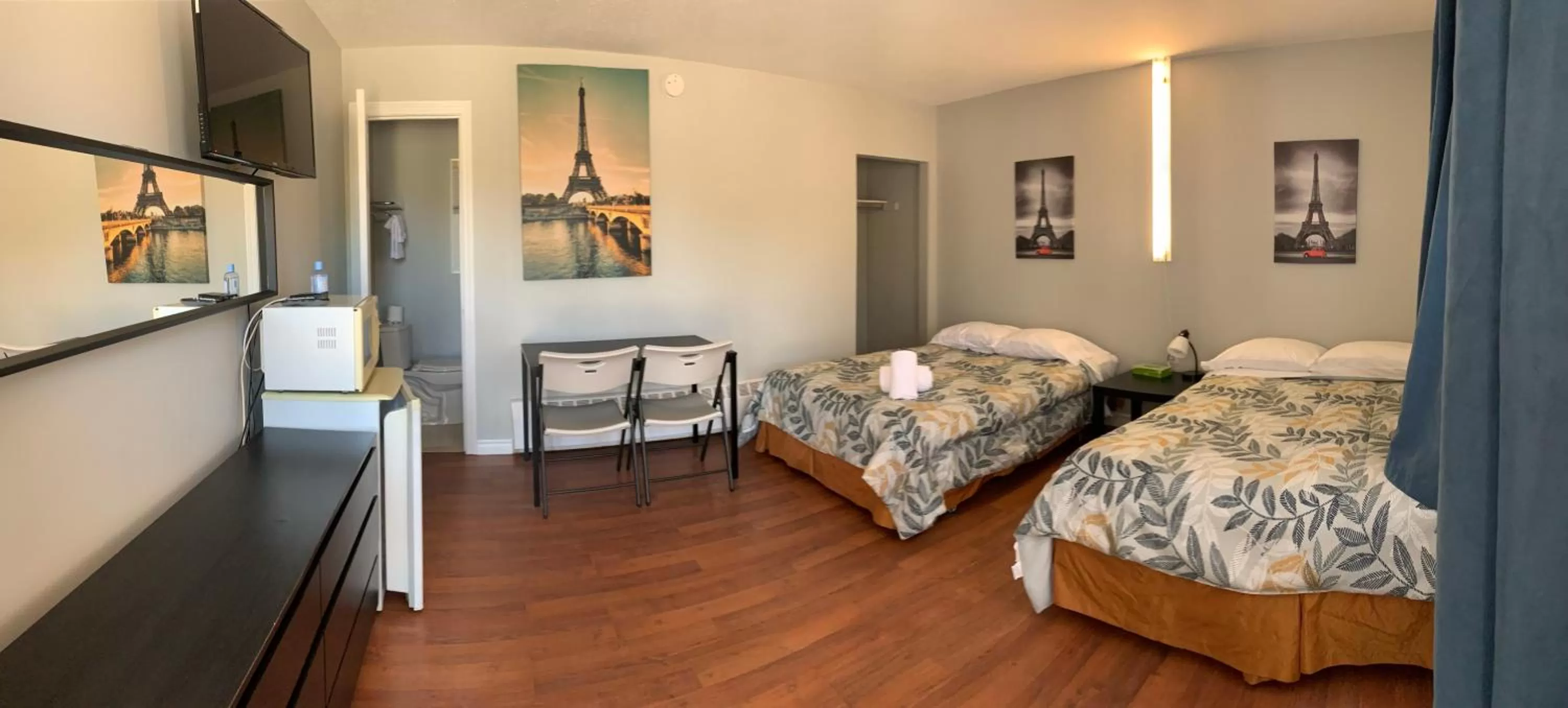 Bed in Wasaga Motel Inn