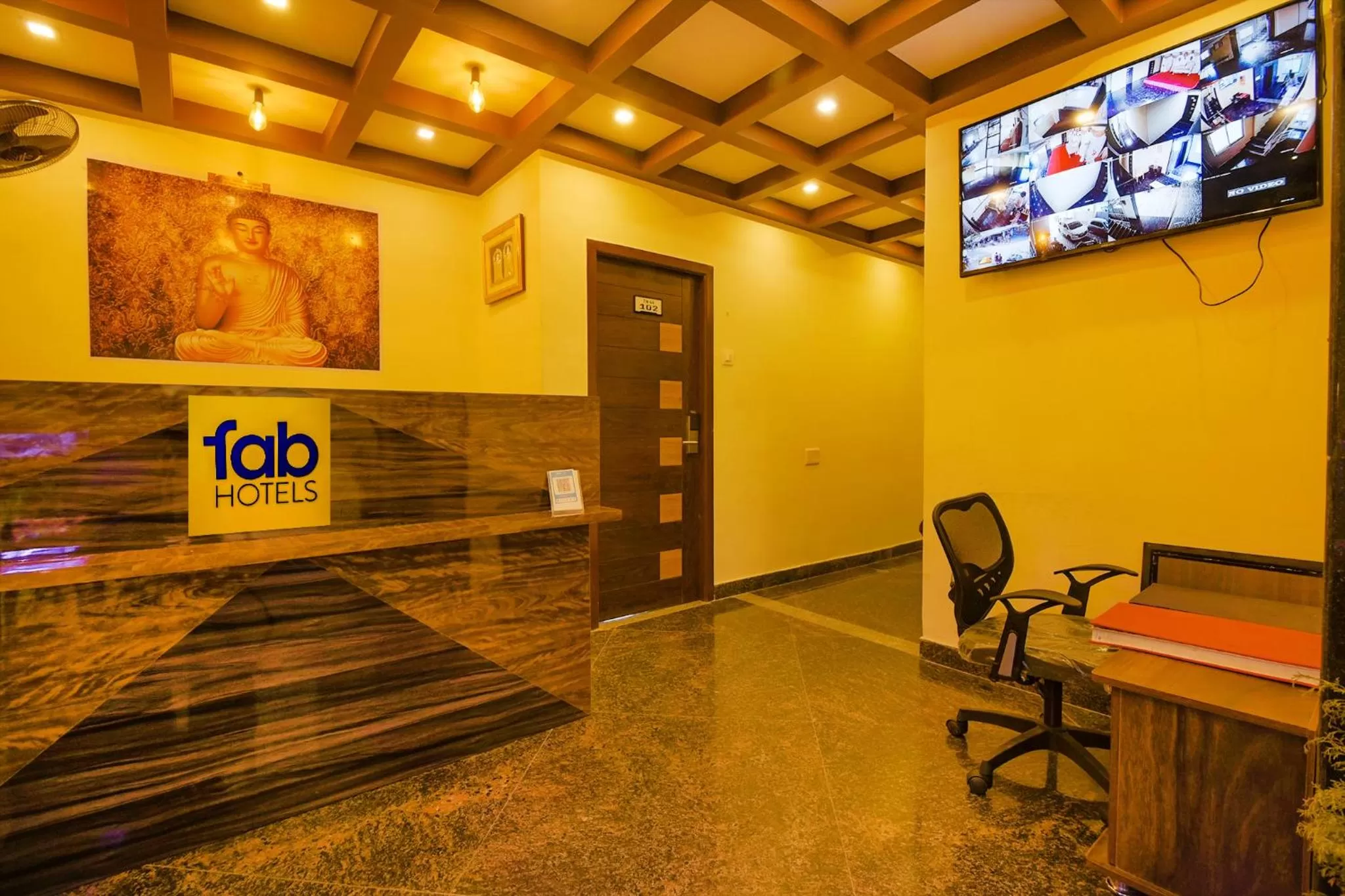 TV and multimedia in FabHotel The Fortune Inn