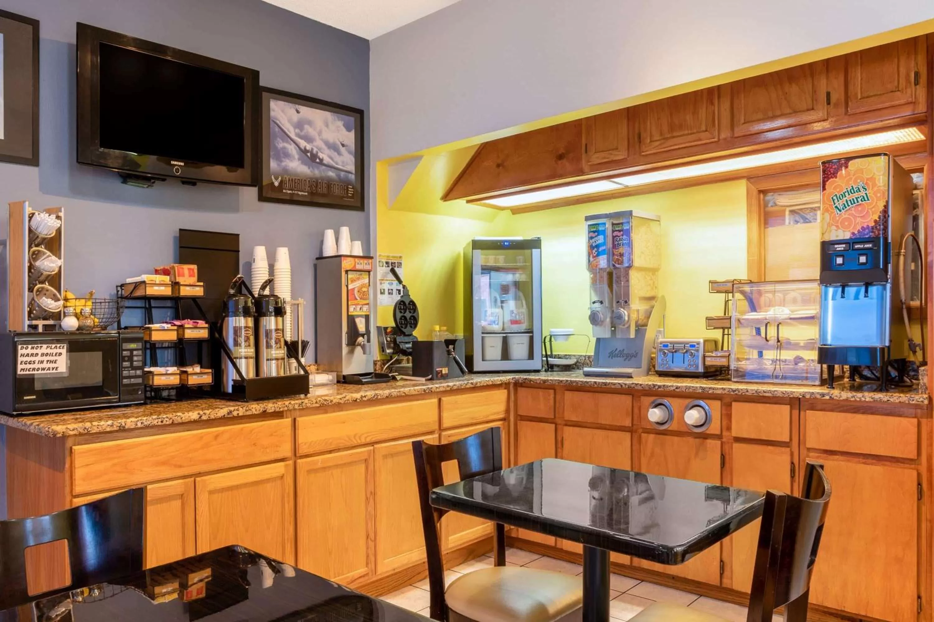 Restaurant/places to eat in Days Inn by Wyndham Alamogordo White Sands