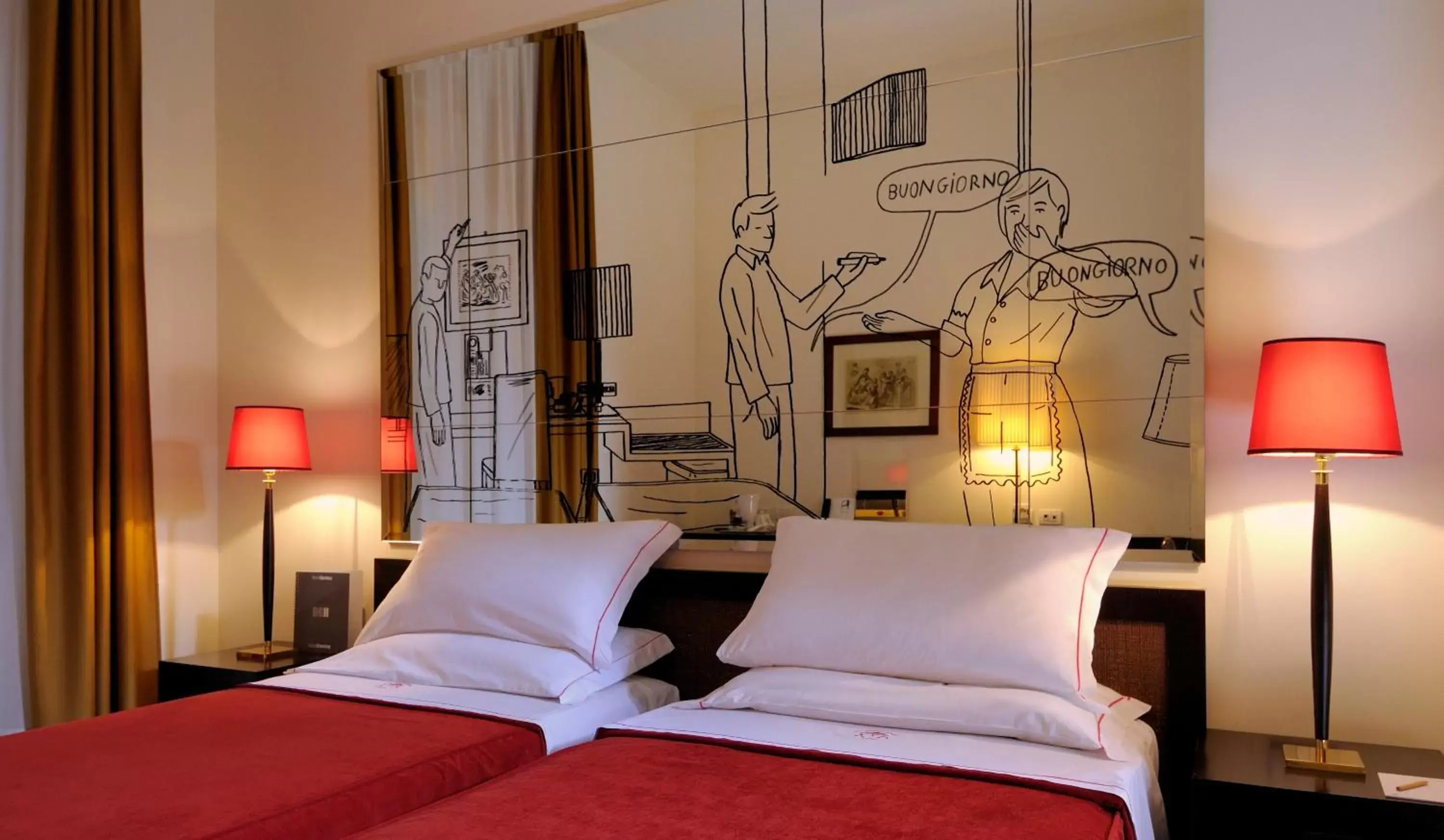 Bedroom, Bed in PHI HOTEL BOLOGNA "Al Cappello Rosso"