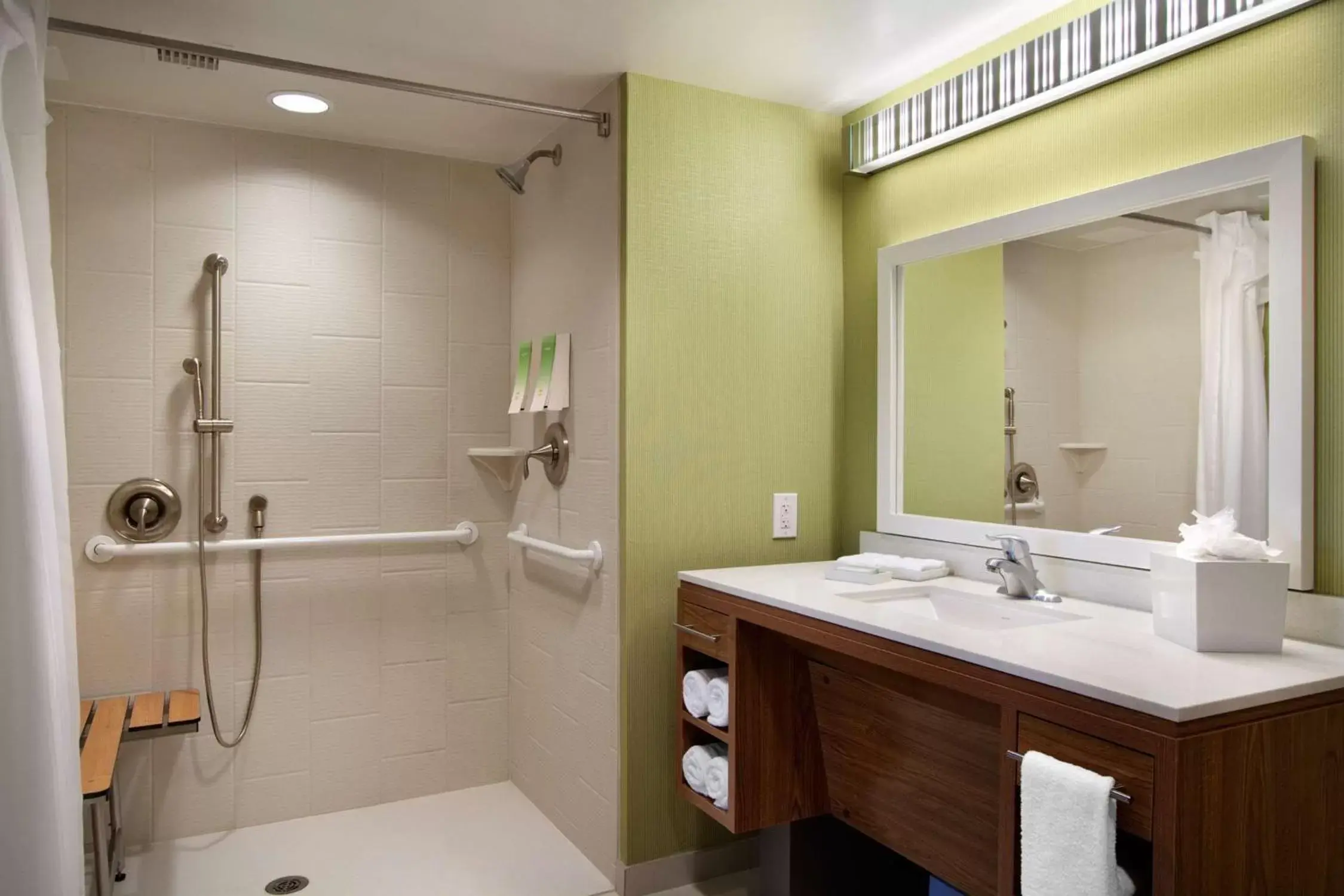 Bathroom in Home2 Suites by Hilton Biloxi/North/D'Iberville