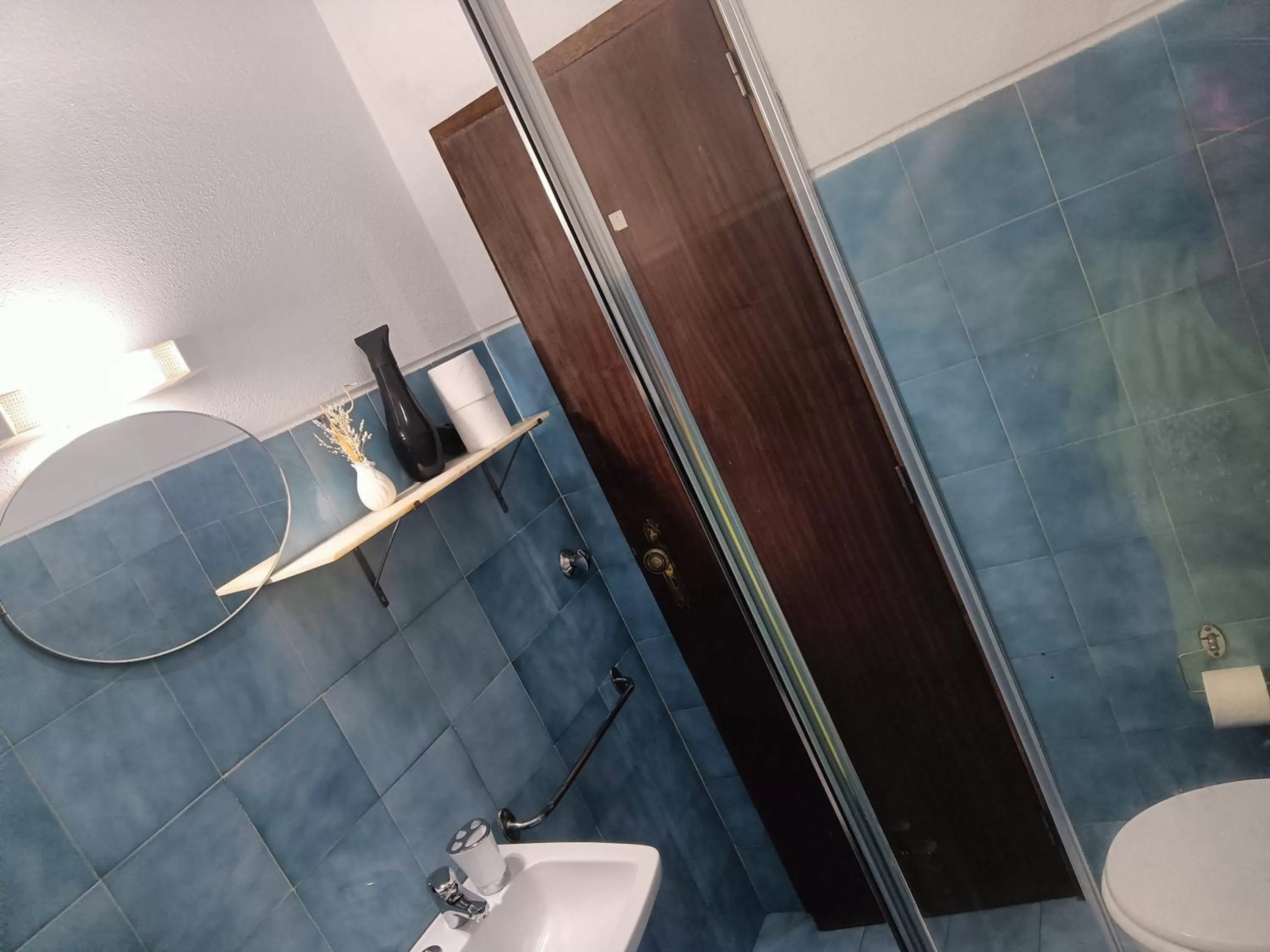 Bathroom in Alojamento Local Largo da Igreja