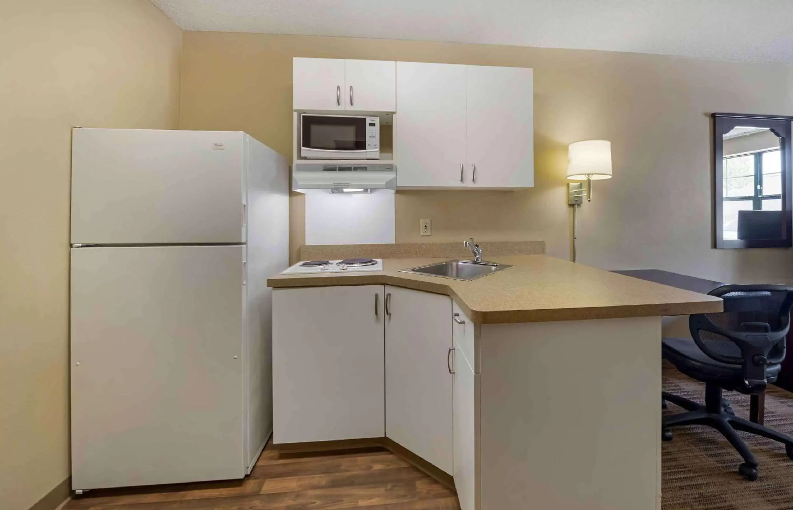 Bedroom, Kitchen/Kitchenette in Extended Stay America Suites - Oklahoma City - NW Expressway