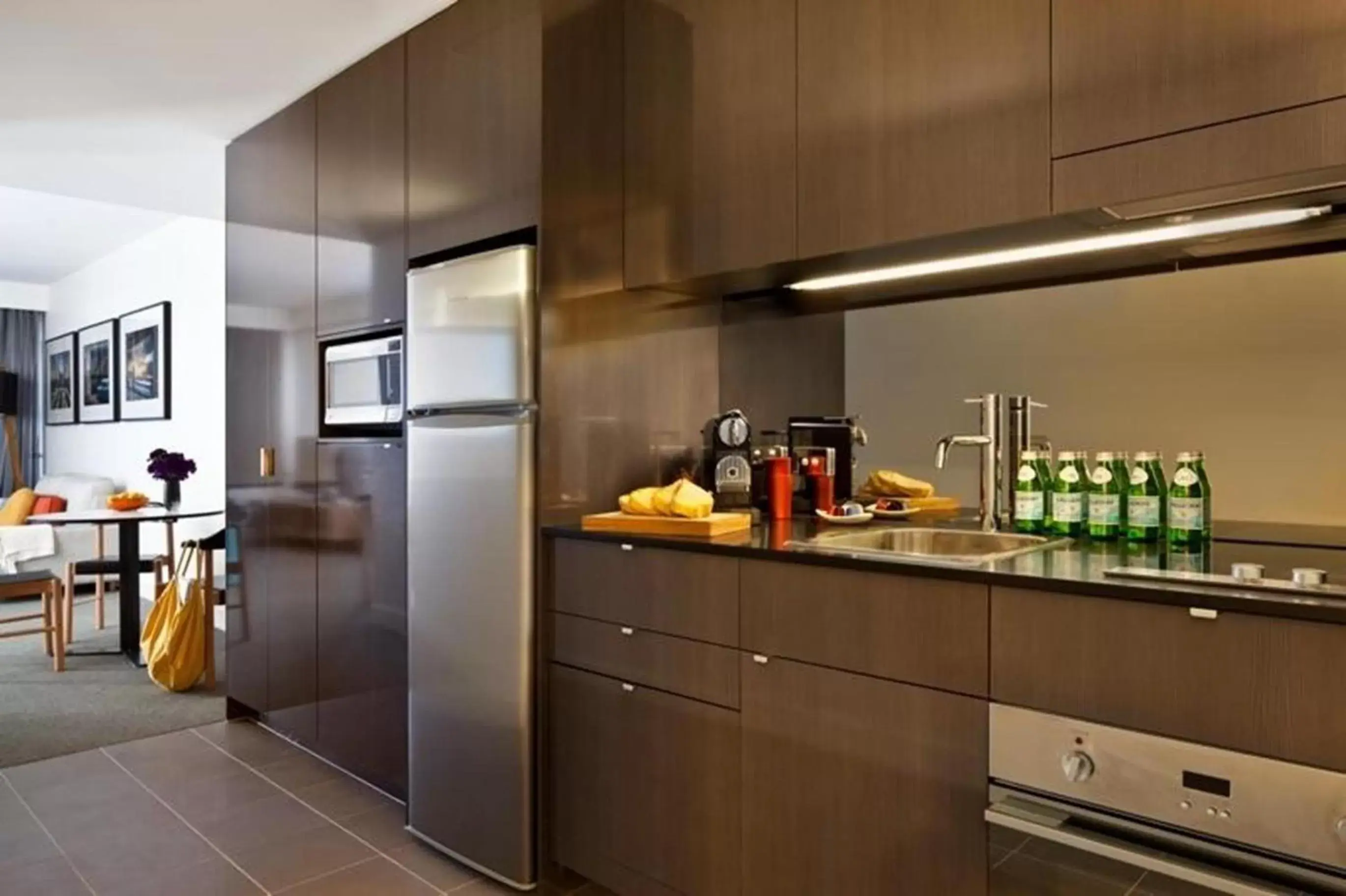 Kitchen or kitchenette, Kitchen/Kitchenette in East Hotel and Apartments