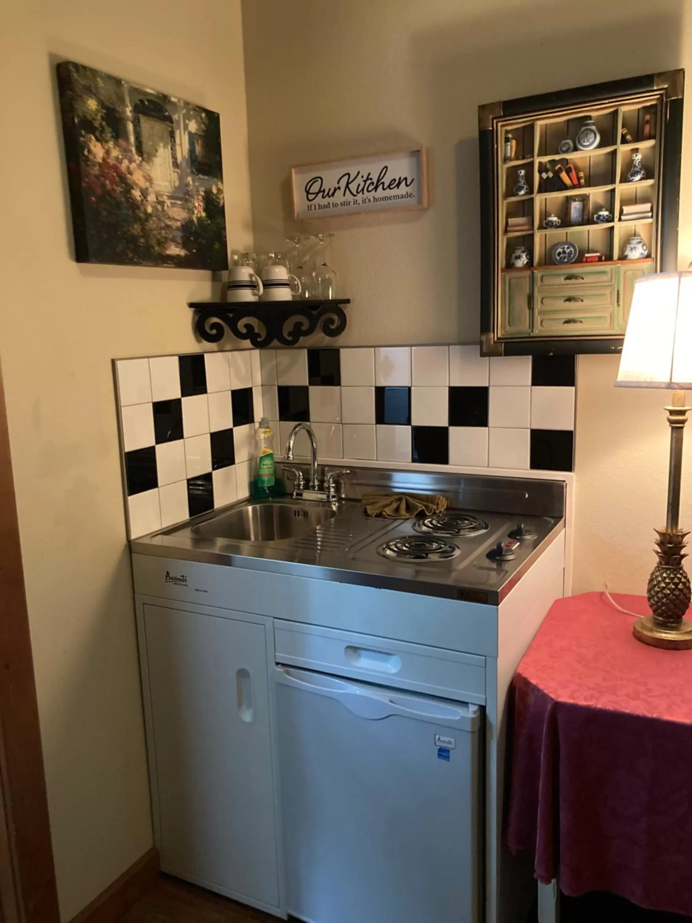 Kitchen or kitchenette in All Seasons Treehouse Village