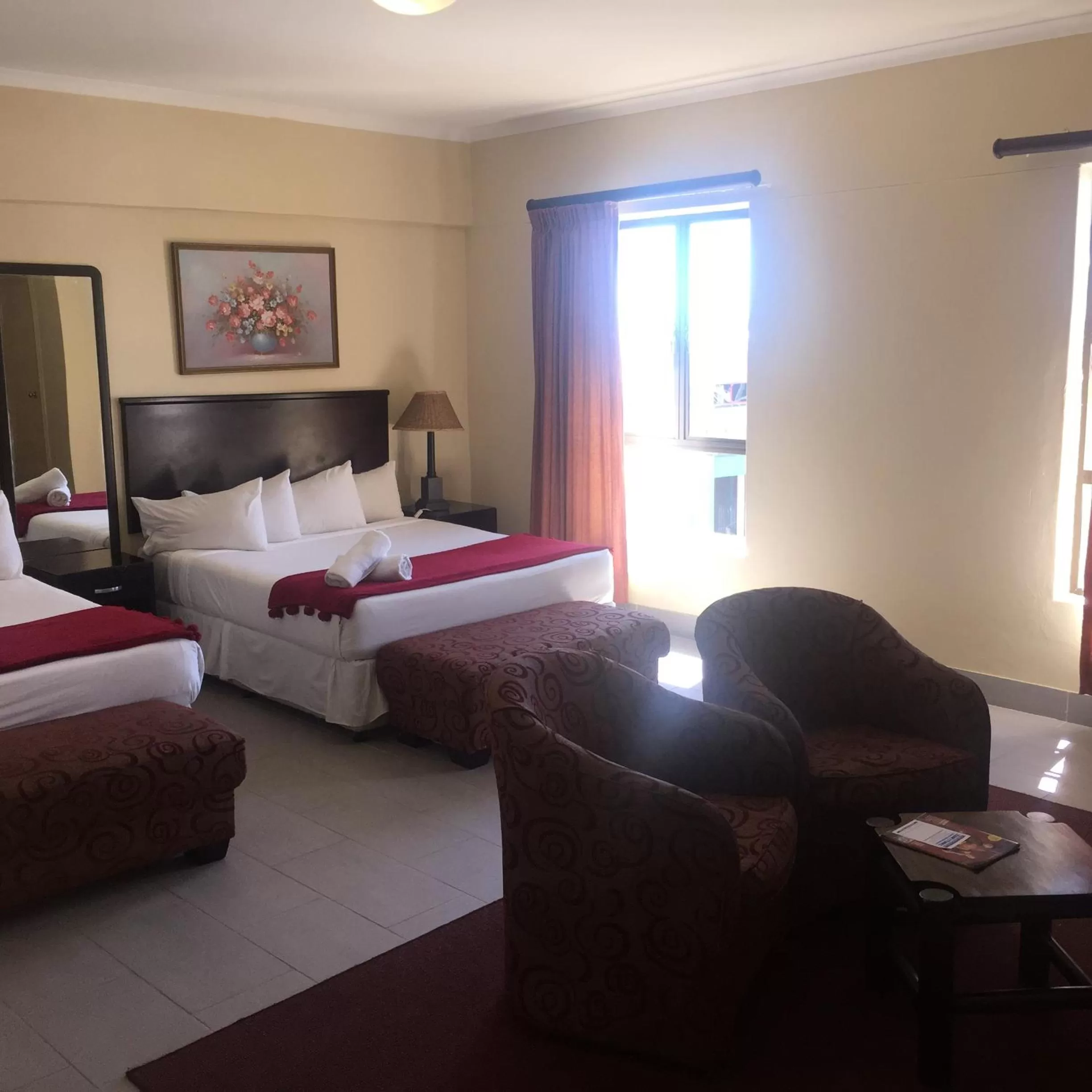 Photo of the whole room, Bed in Grange Gardens Hotel