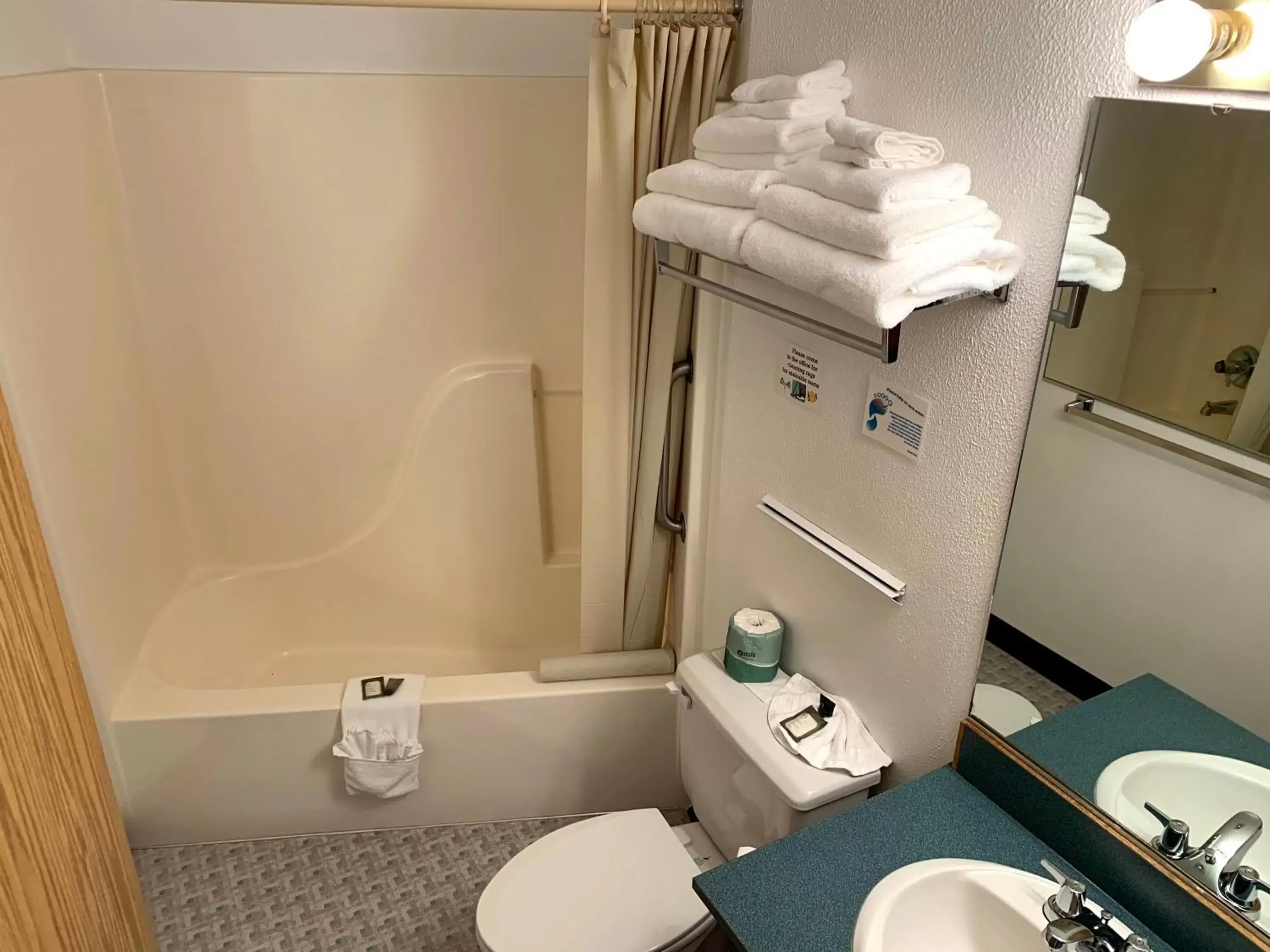 Bathroom in Smith Rock Resort