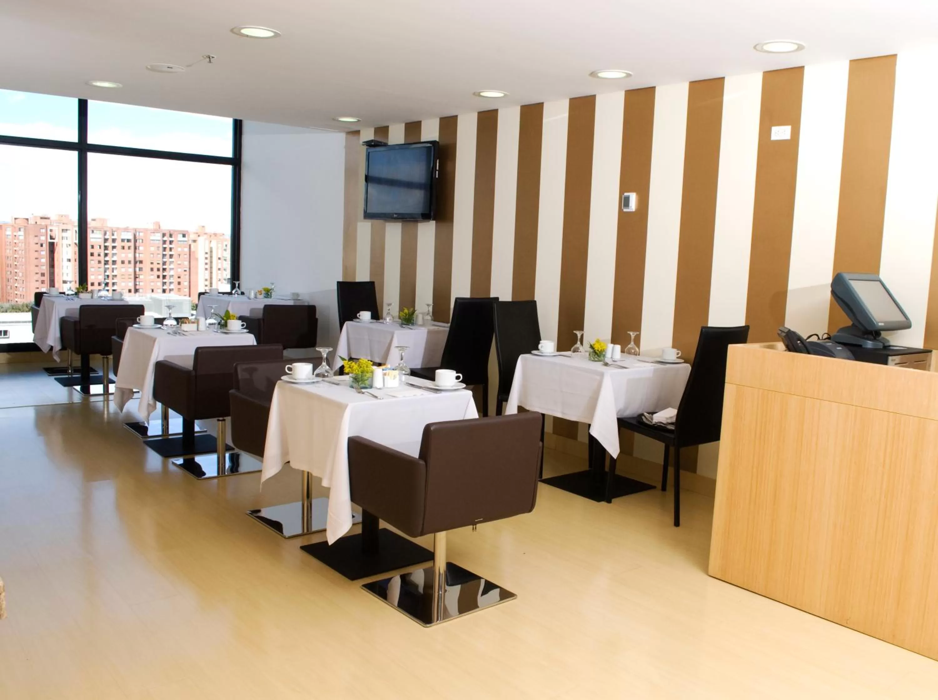 Lounge or bar in Wyndham Bogota