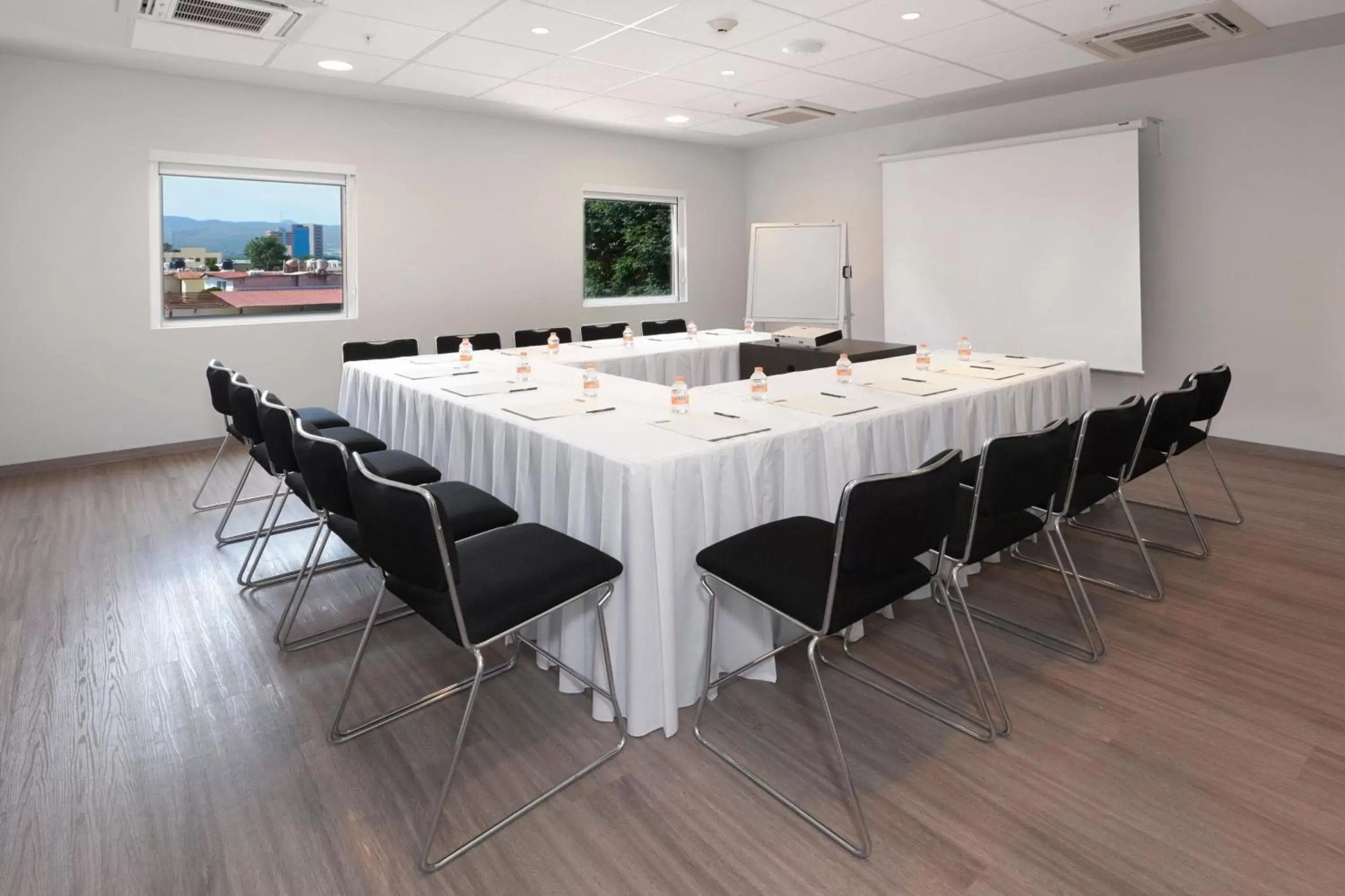 Meeting/conference room in City Express Junior by Marriott San Luis Potosi Carranza