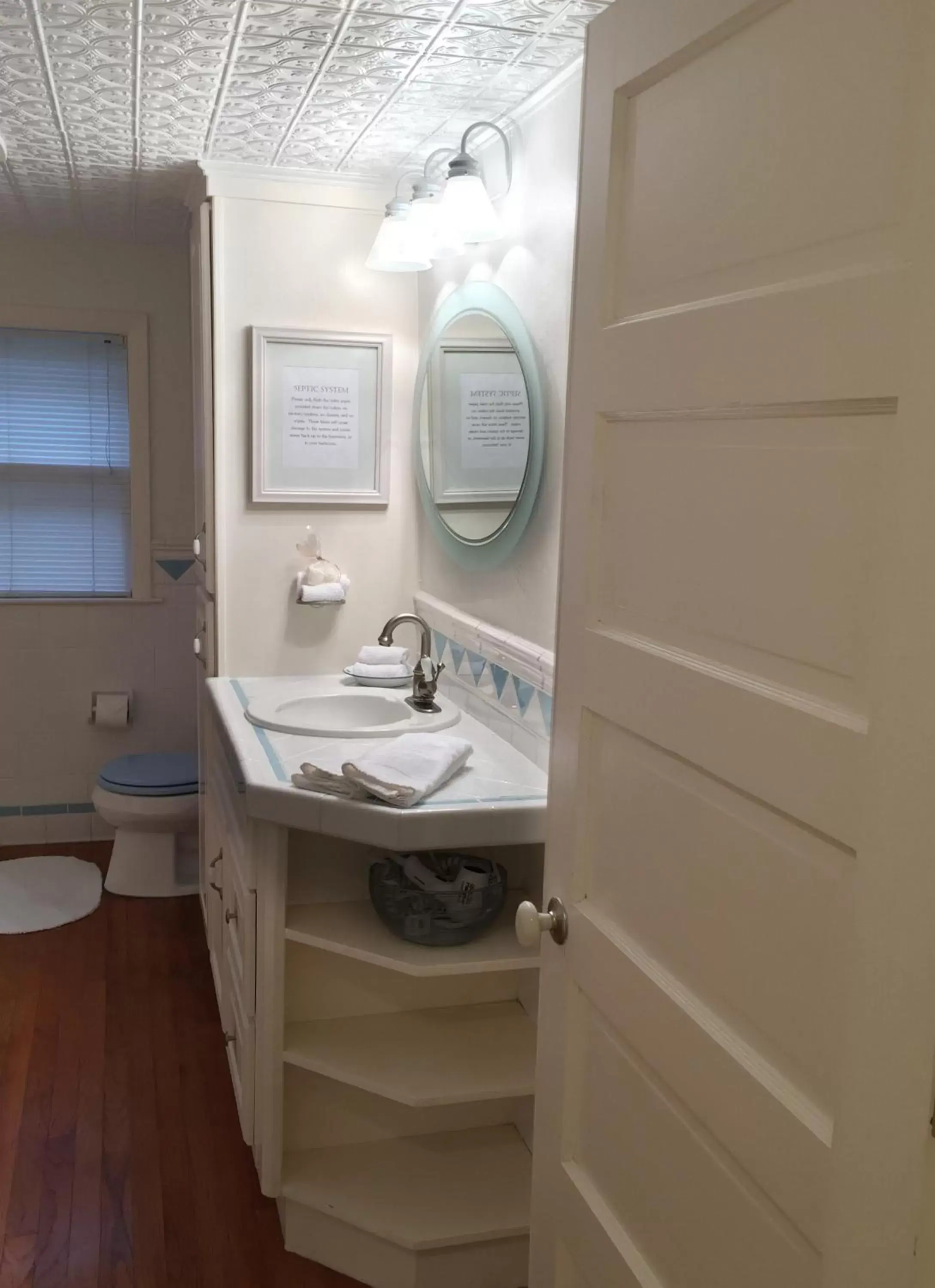 Bathroom in Frederick William House