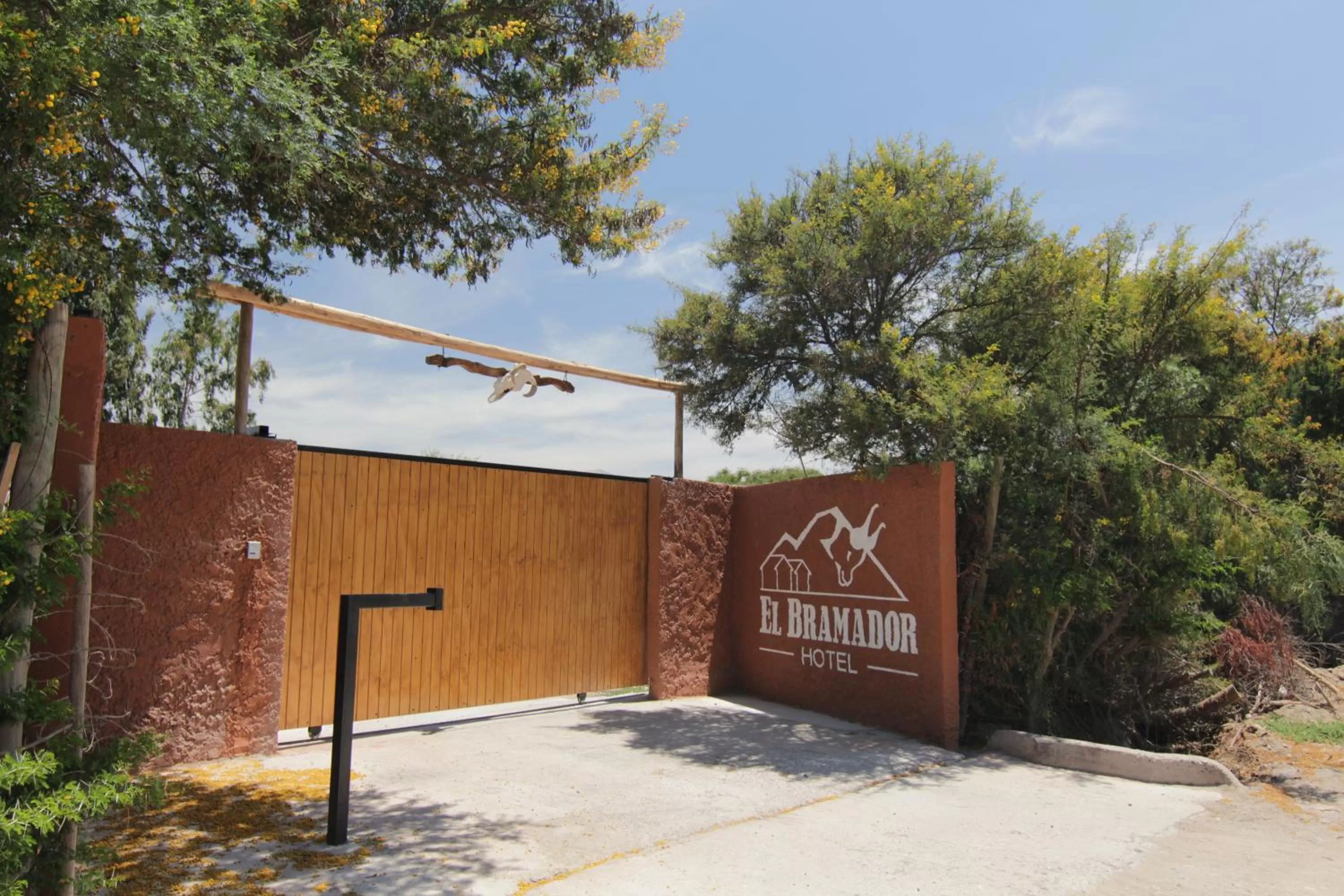Facade/entrance in Hotel El Bramador