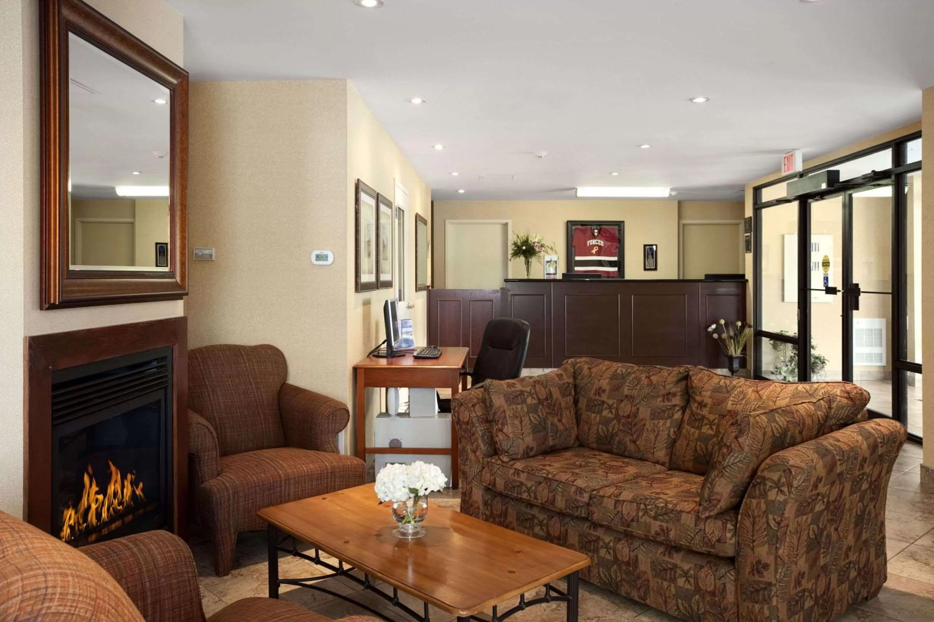 Lobby or reception in Travelodge by Wyndham Trenton