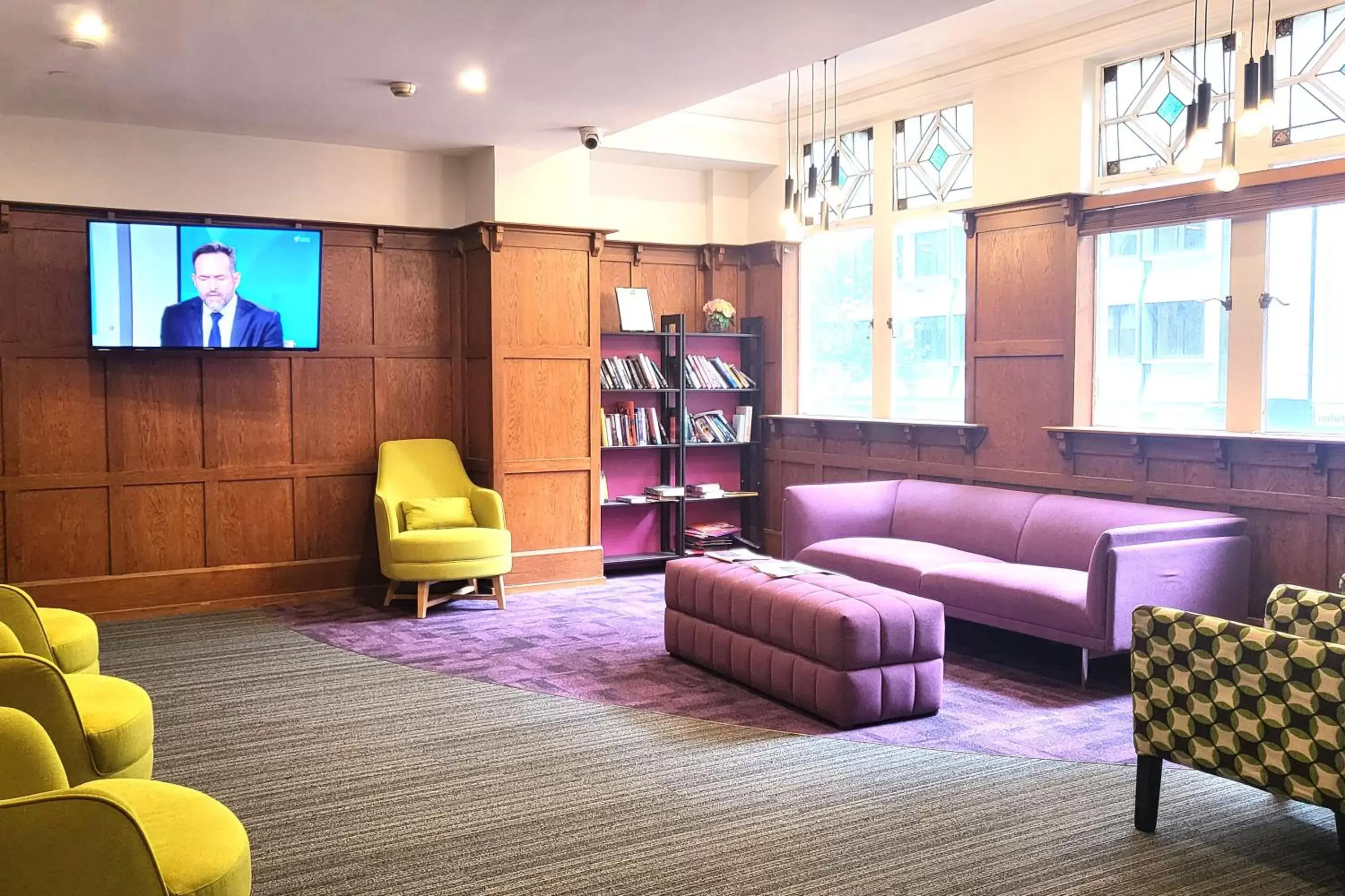 Lounge or bar in ibis Styles Kingsgate Hotel Lounge or bar in ibis Styles Kingsgate Hotel