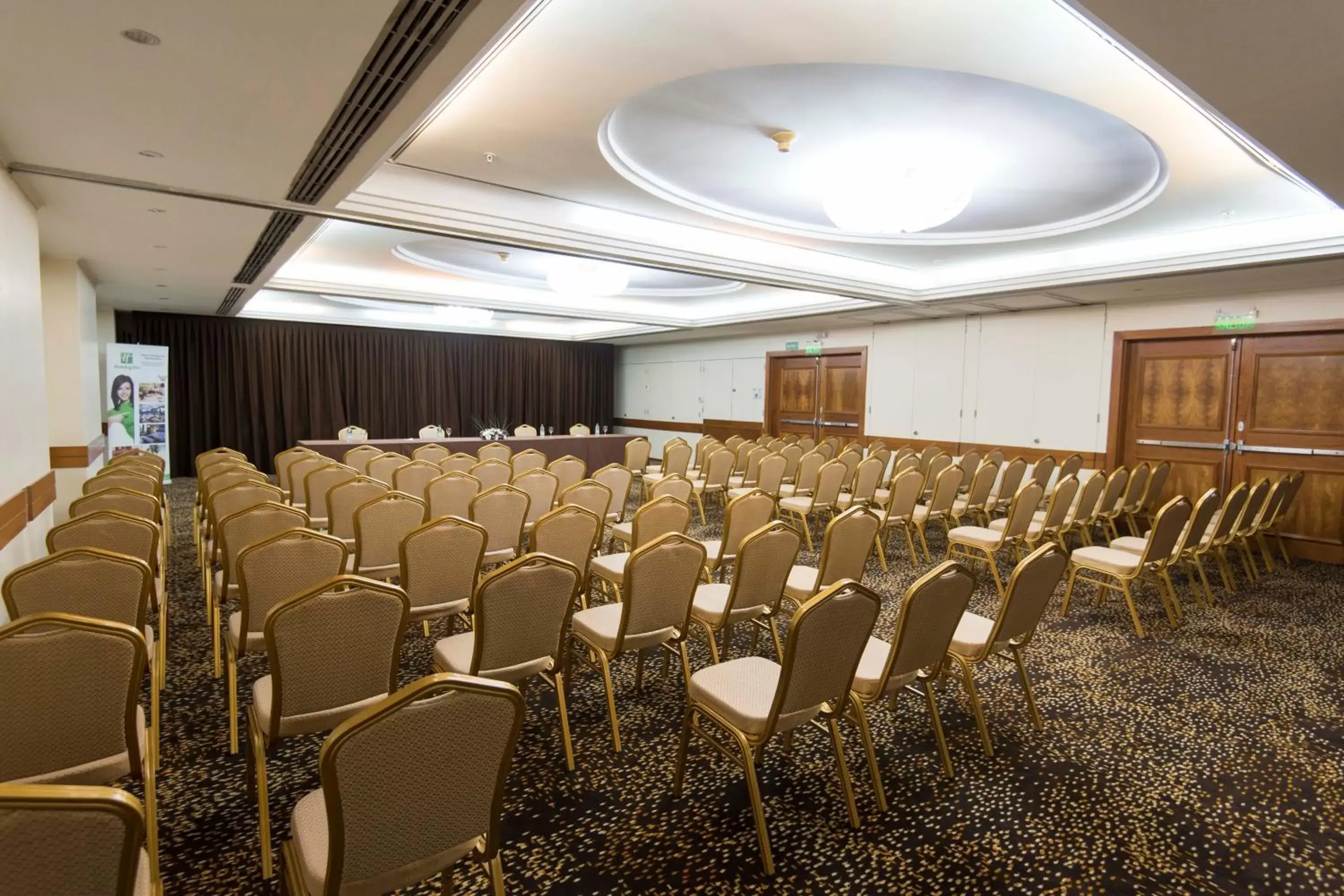 Meeting/conference room in Holiday Inn Montevideo, an IHG Hotel