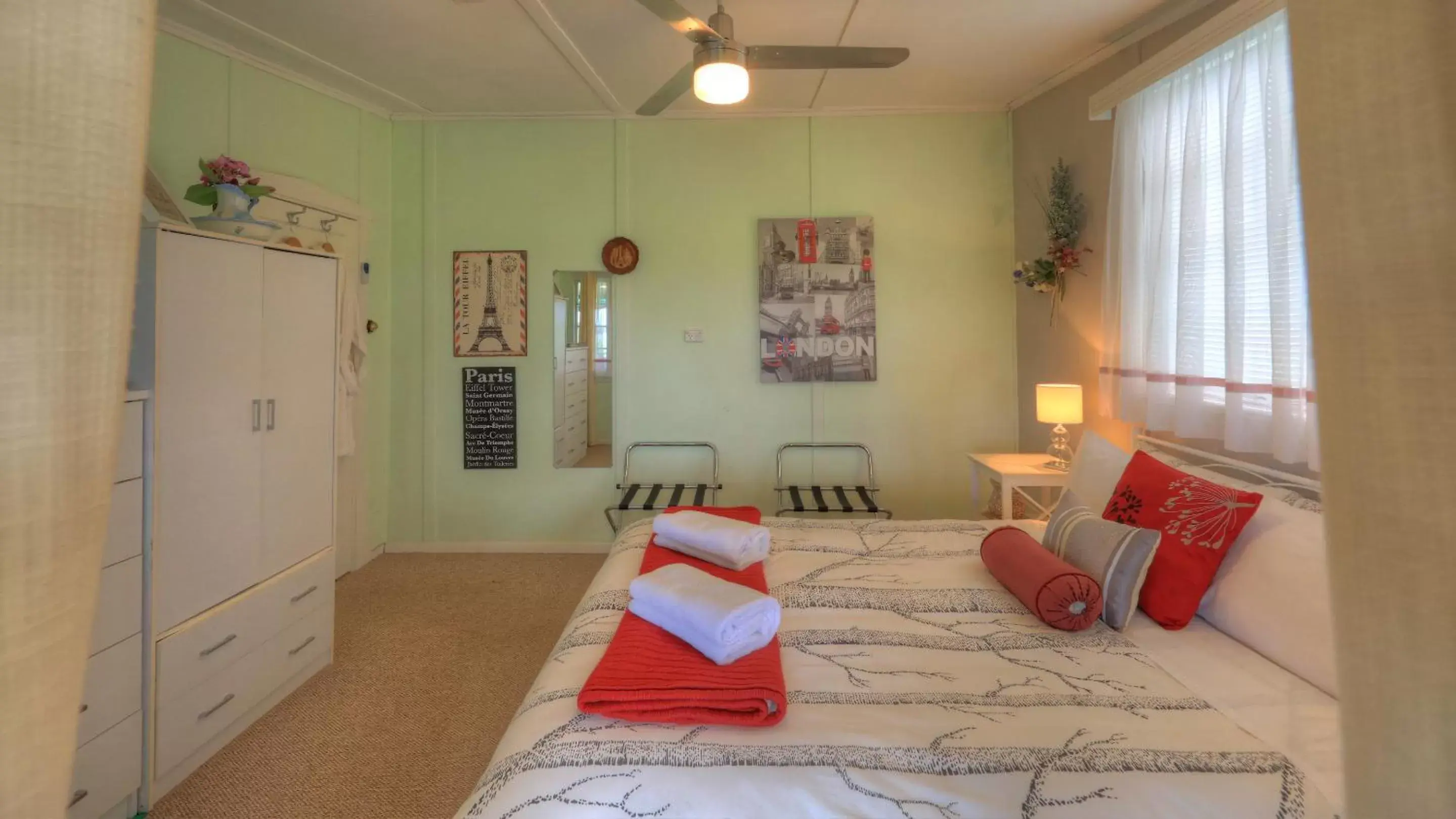 Bed, Seating Area in Andavine House - Bed & Breakfast