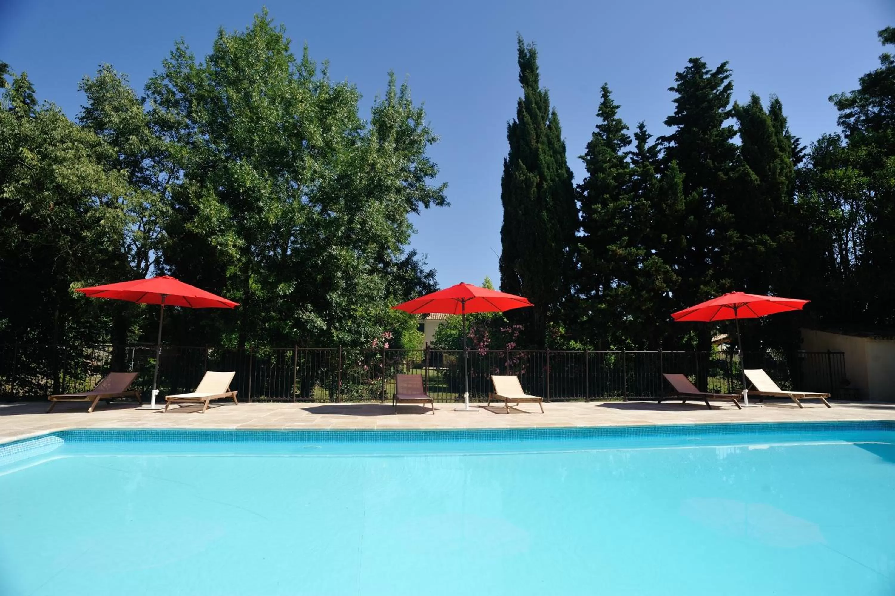 Swimming pool in Chambres d'Hotes Domaine des Machottes