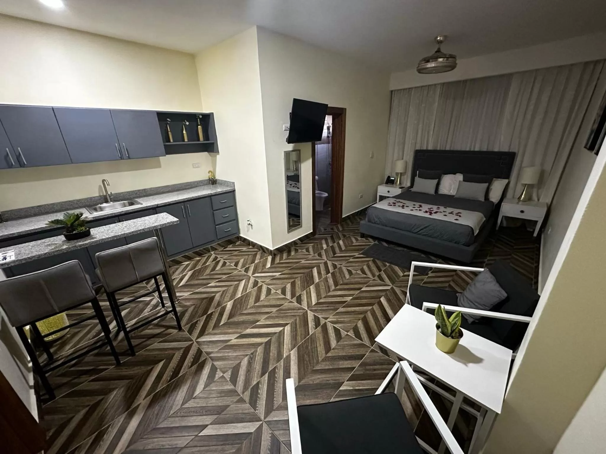 Kitchen/Kitchenette in Hotel Monarca