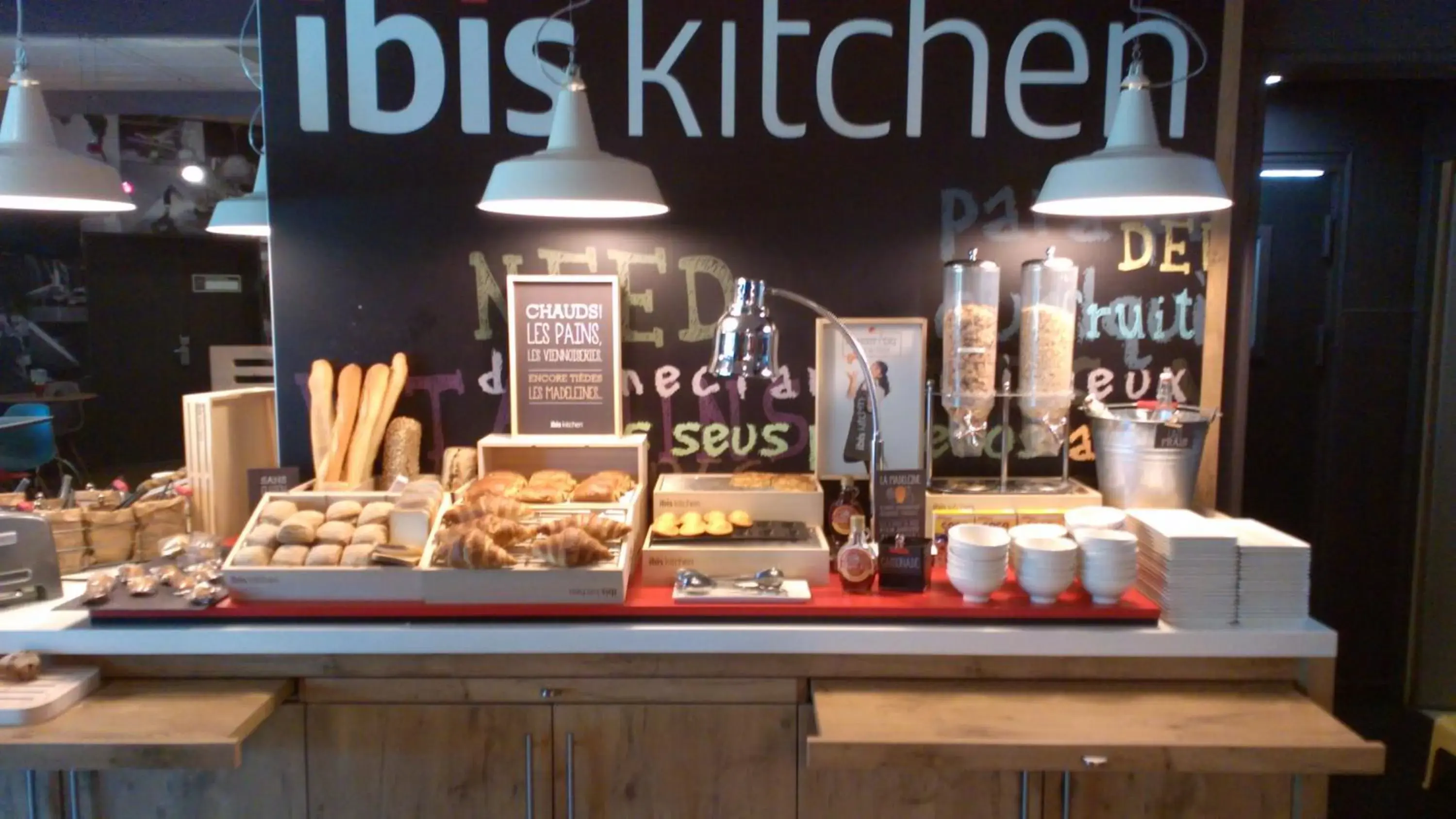 Continental breakfast in ibis Salon de Provence