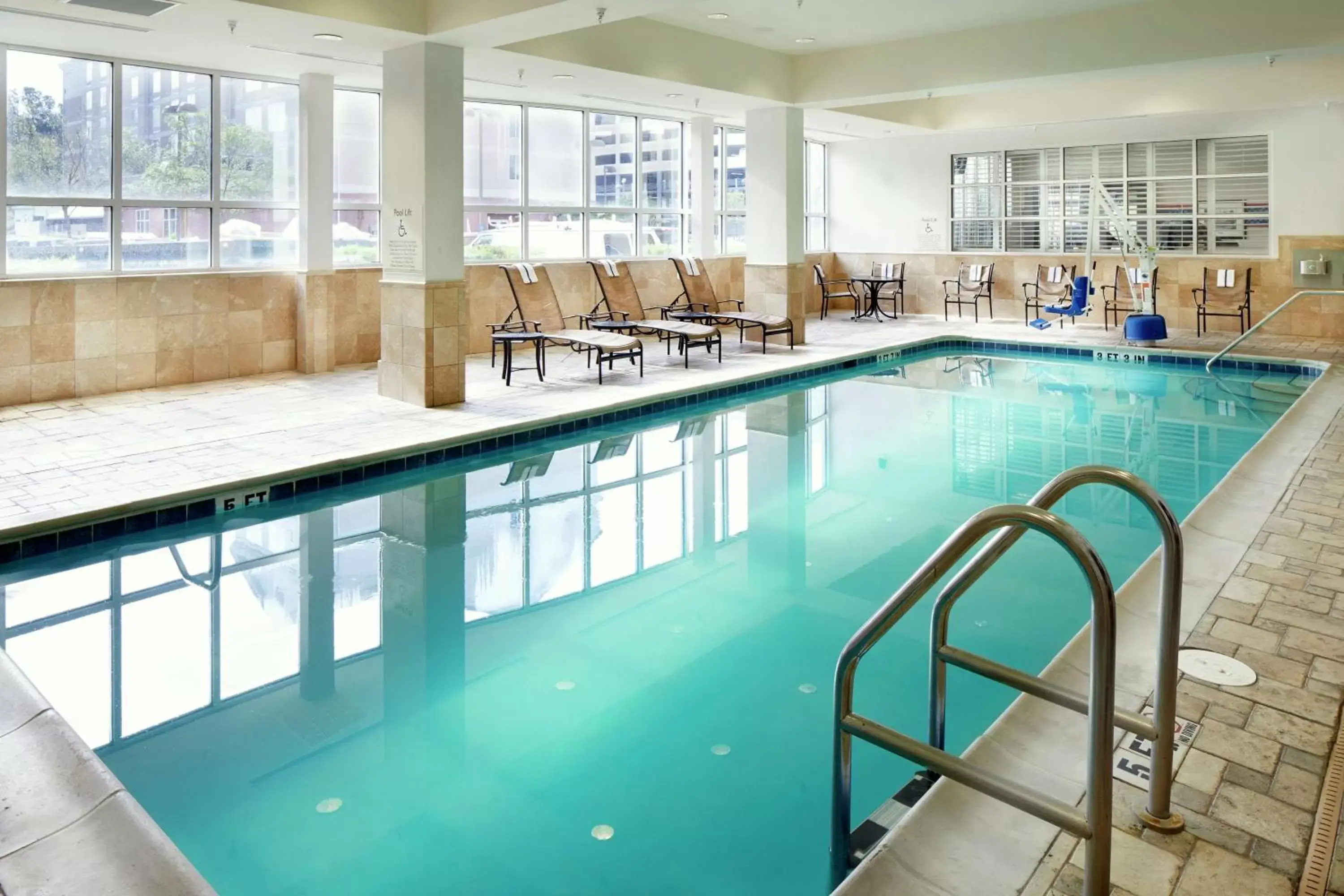 Pool view, Swimming Pool in Hampton Inn & Suites Savannah/Midtown