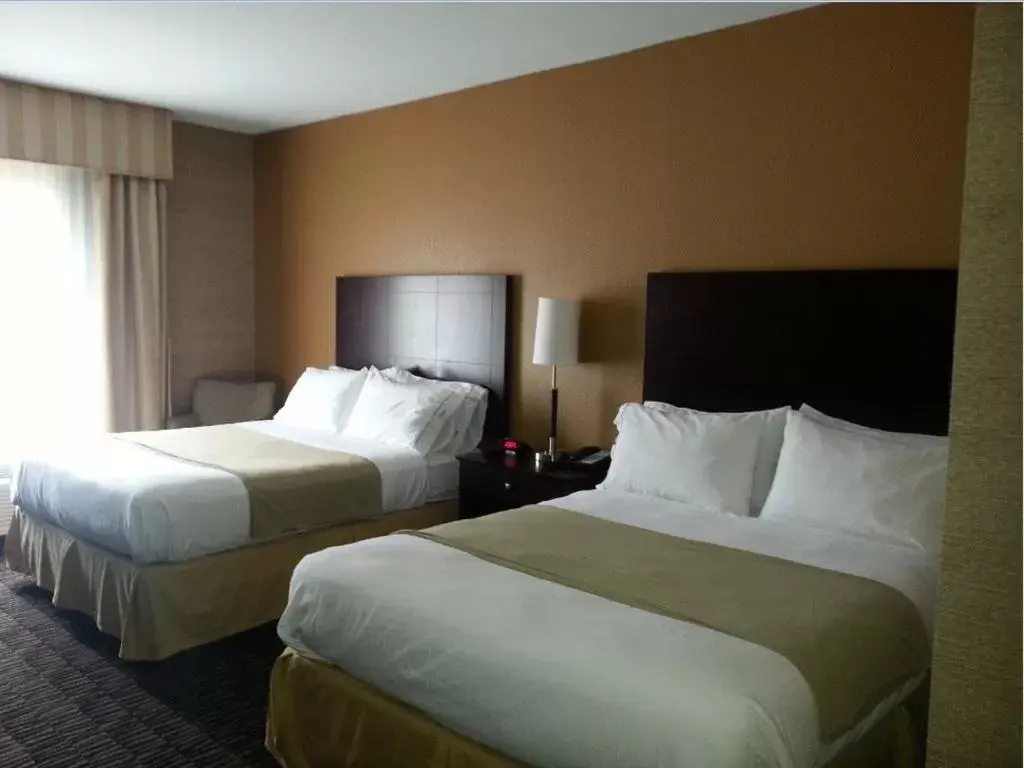 Photo of the whole room, Bed in Holiday Inn Express & Suites Arkadelphia - Caddo Valley, an IHG Hotel