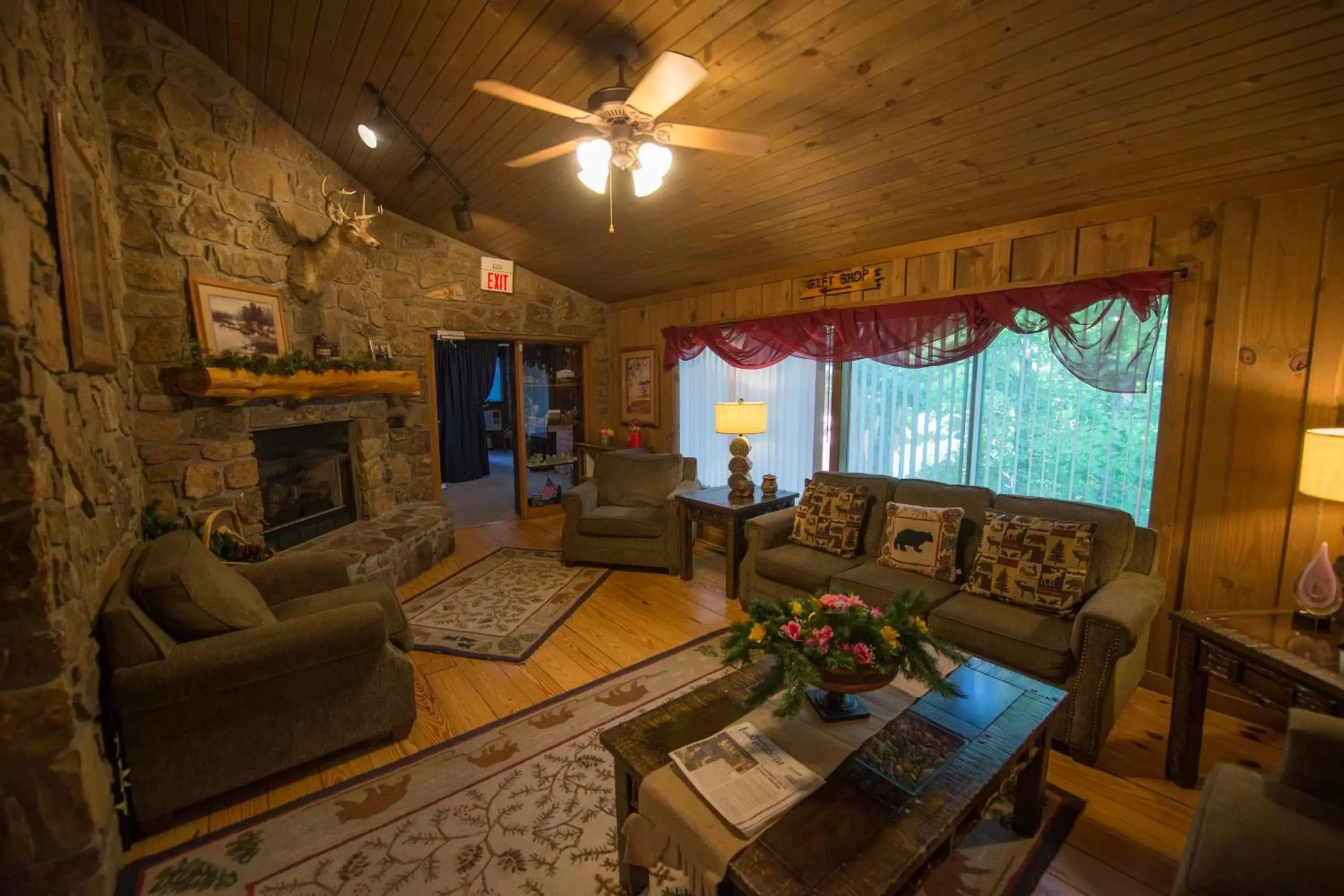 Communal lounge/ TV room, Seating Area in Cabins at Green Mountain, Trademark Collection by Wyndham