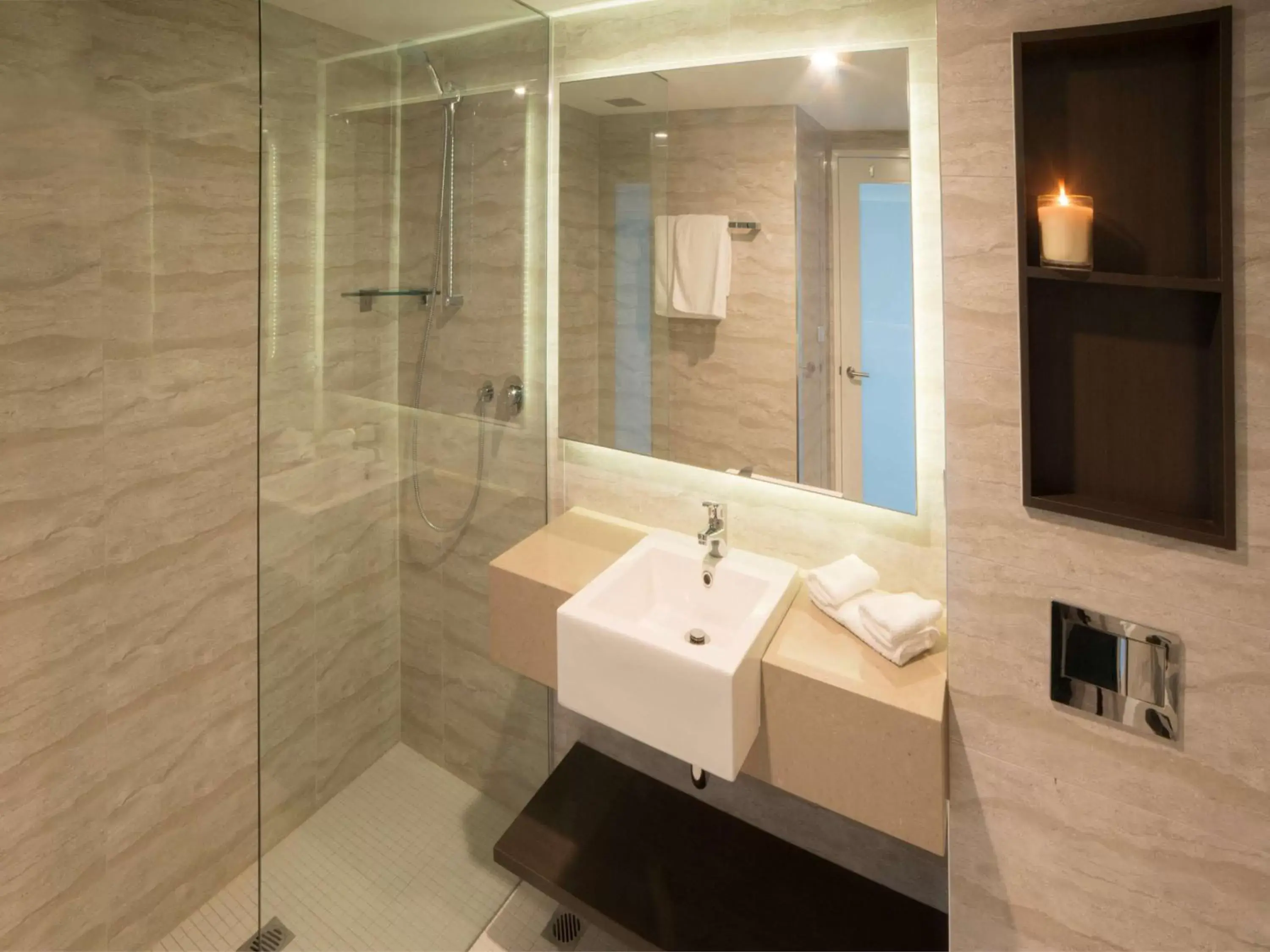 Photo of the whole room, Bathroom in Novotel Wollongong Northbeach