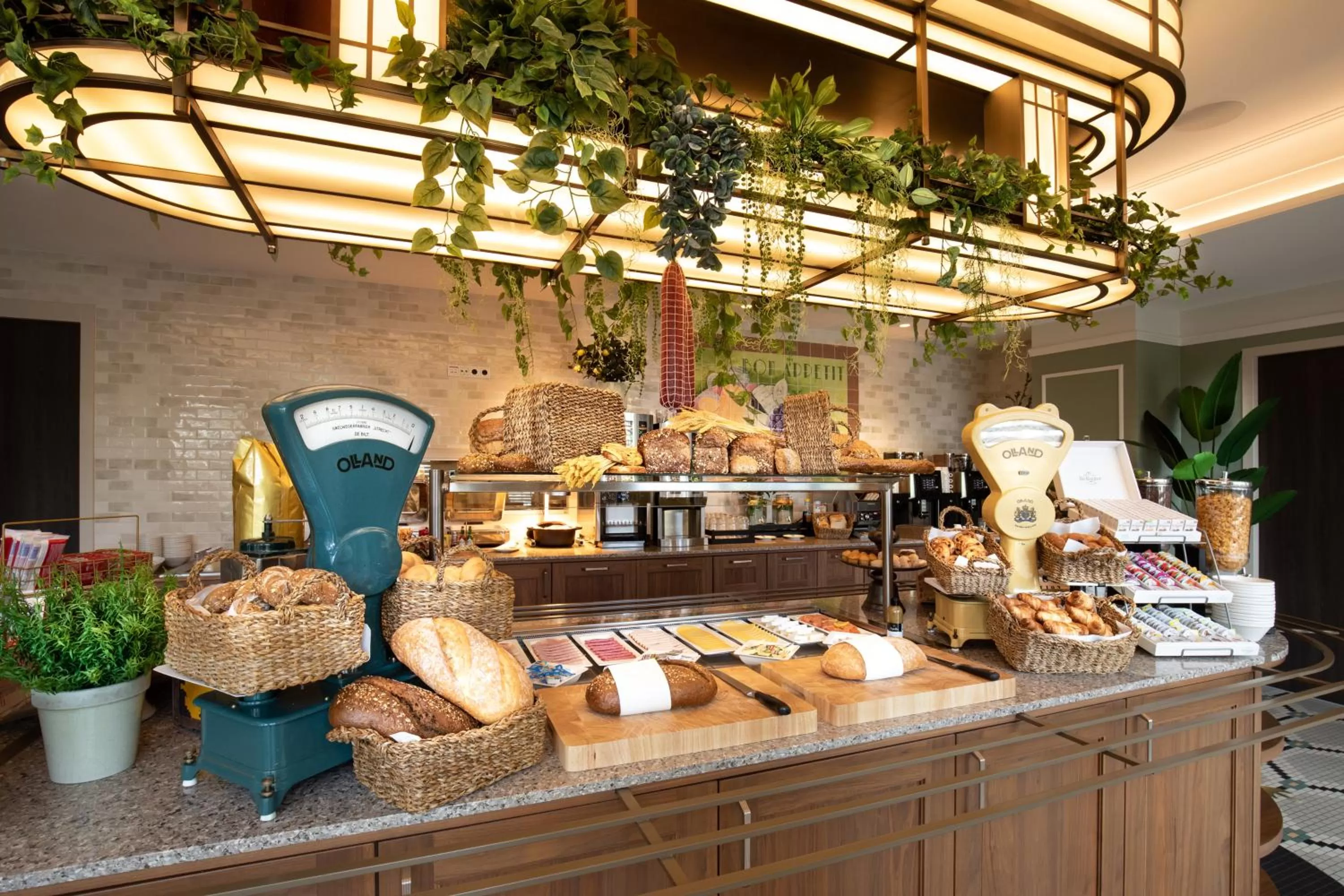 Food and drinks in Grand Hotel Valies