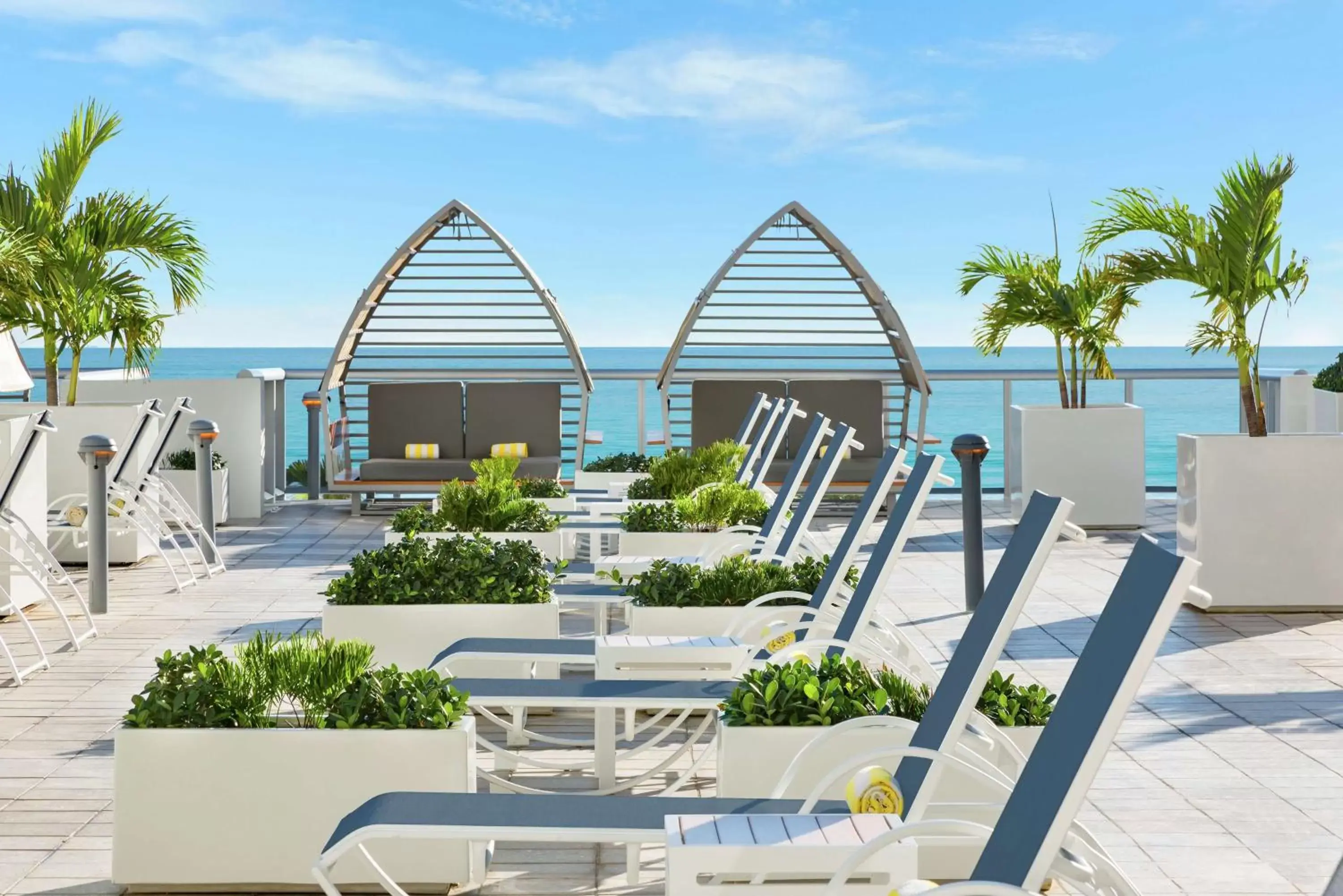 Pool view in Hilton Cabana Miami Beach