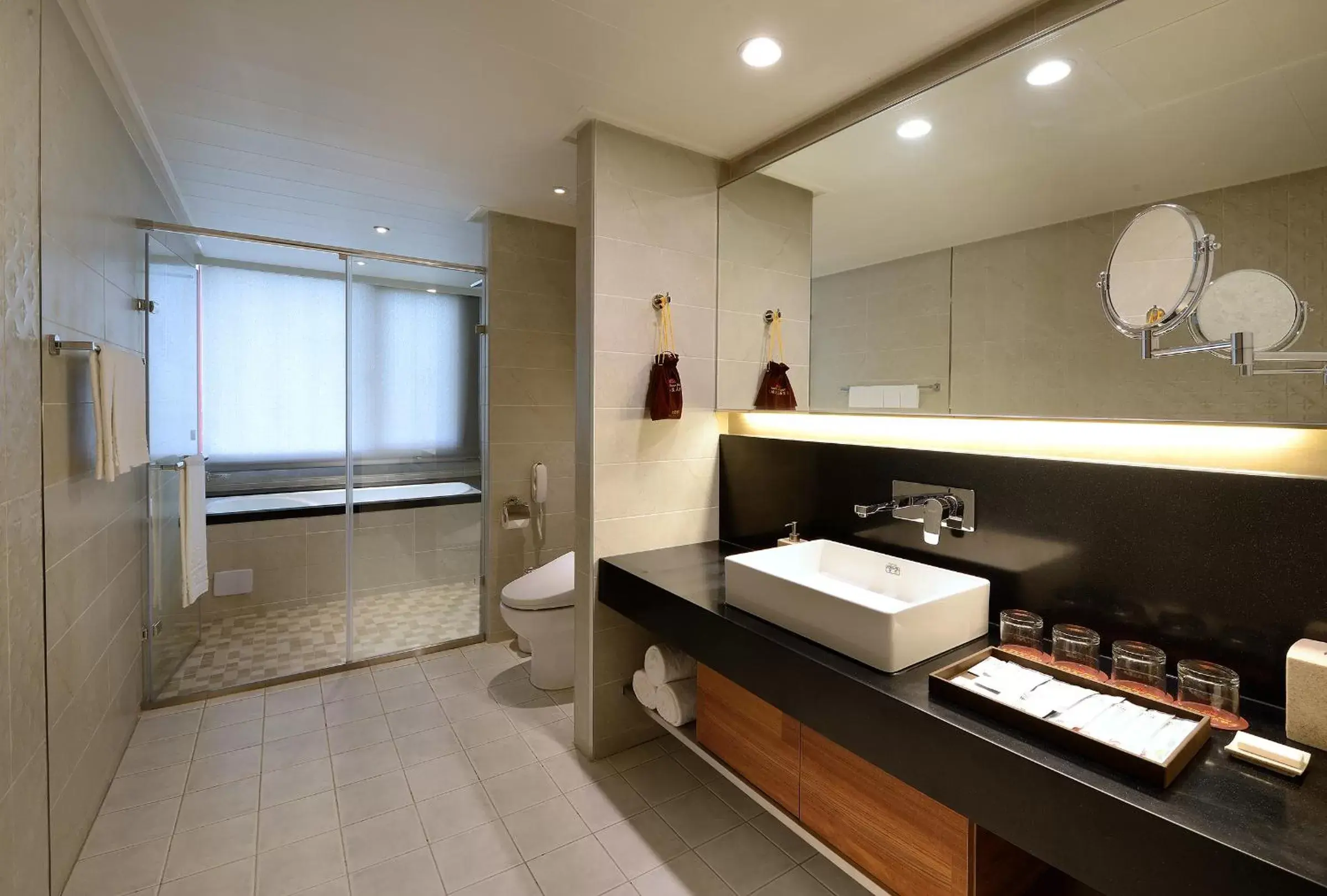 Bathroom in Shiny Ocean Hotel