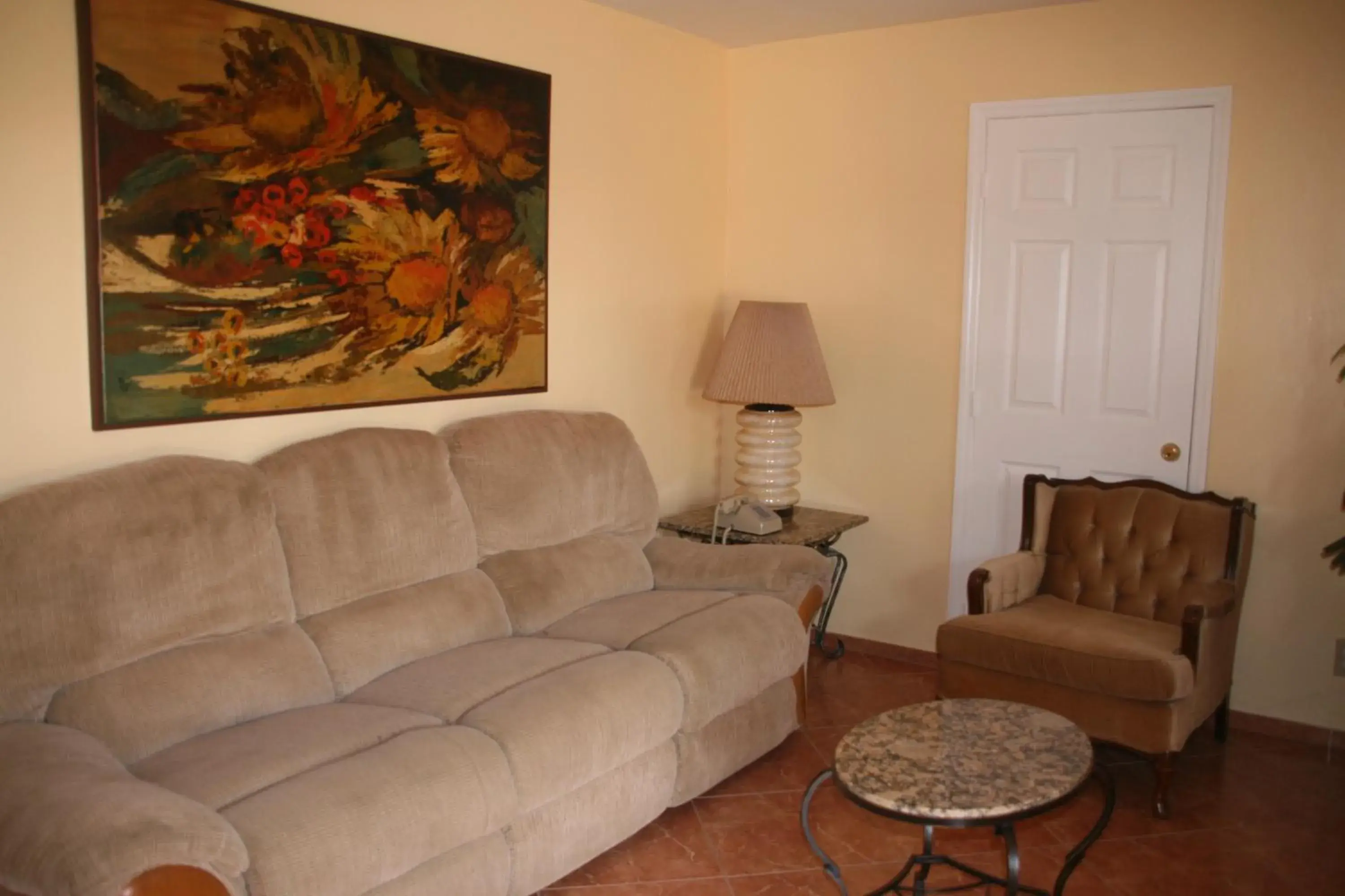 Living room, Seating Area in Lago Mar Motel and Apartments