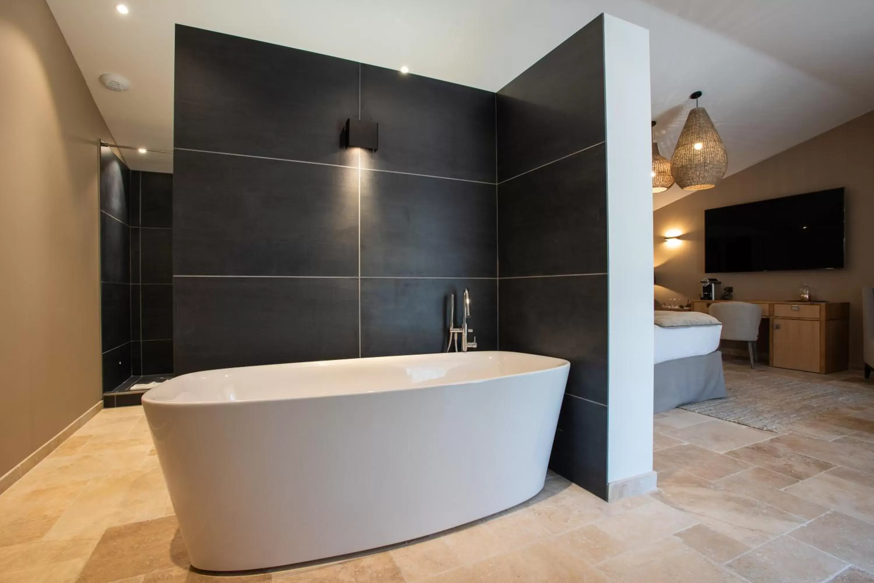 Hot Tub, Bathroom in Domaine la Pierre Blanche