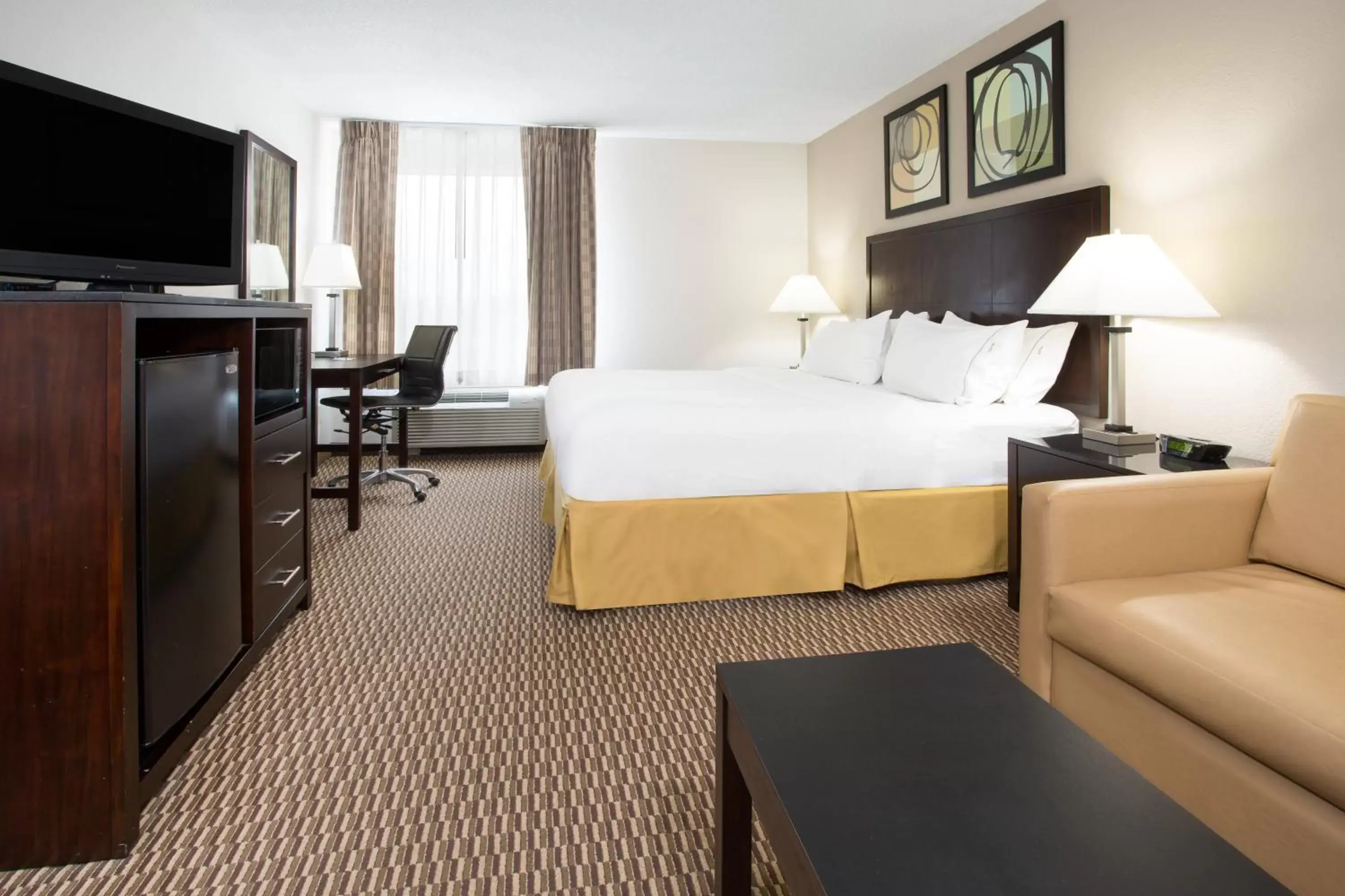 Photo of the whole room in Holiday Inn Express Lexington Southwest Nicholasville, an IHG Hotel