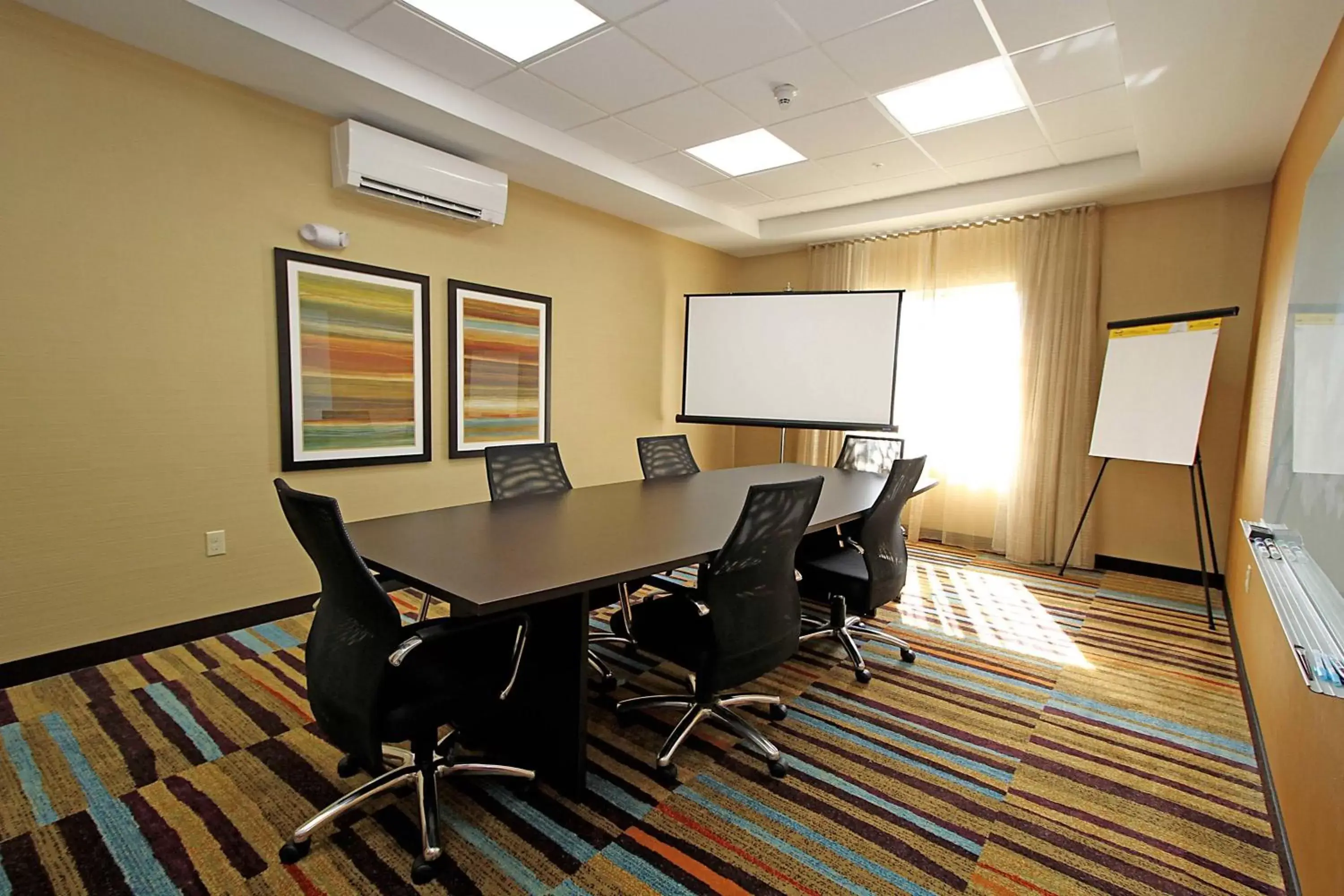 Meeting/conference room, Business Area/Conference Room in Fairfield Inn & Suites by Marriott London
