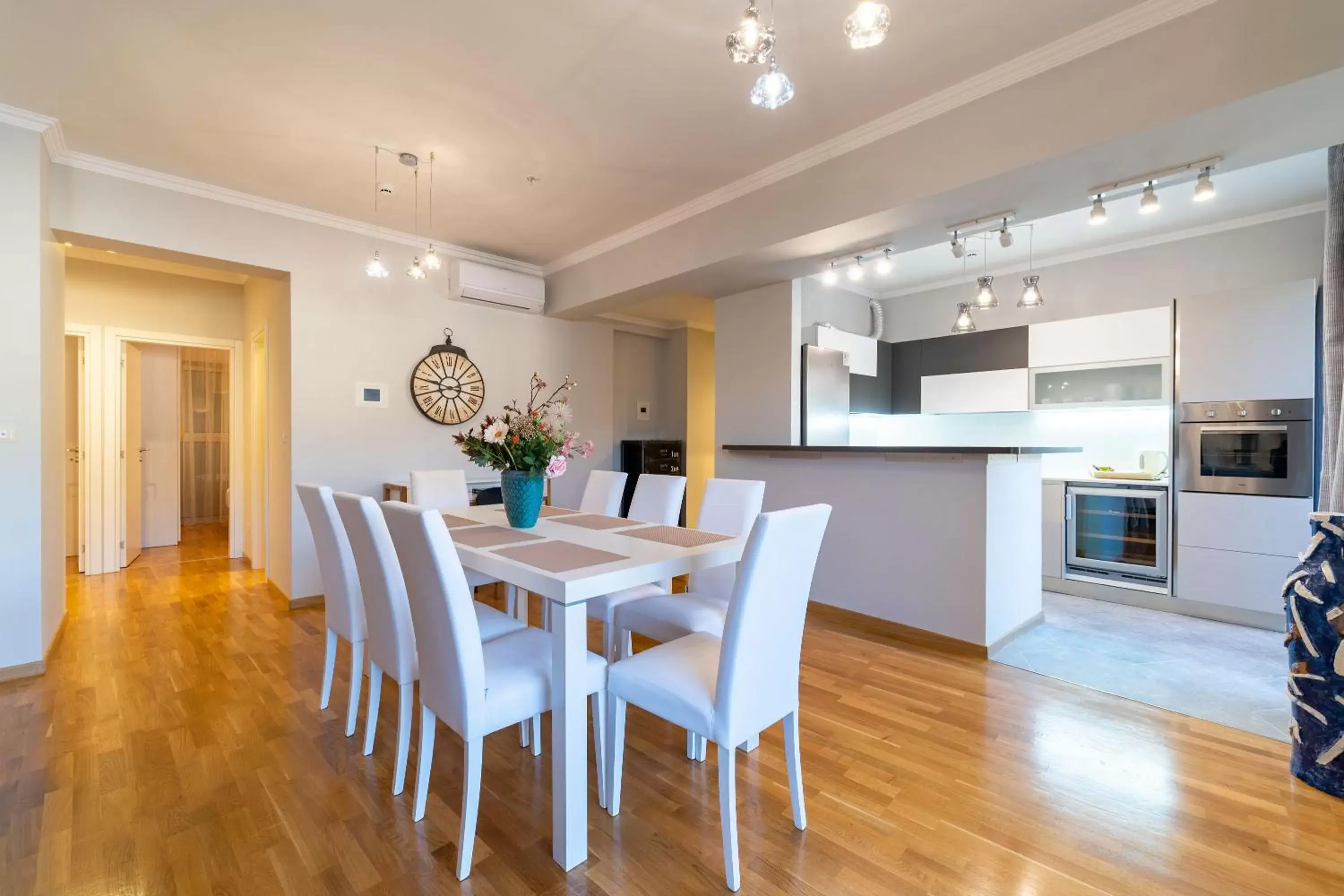 Dining Area in Hotel Harmonia by Dukley