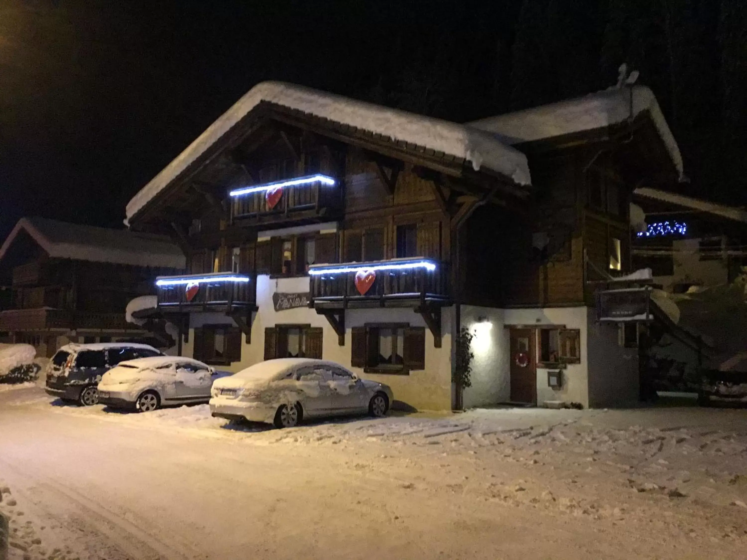Winter in Bed and Breakfast Chalet Manava